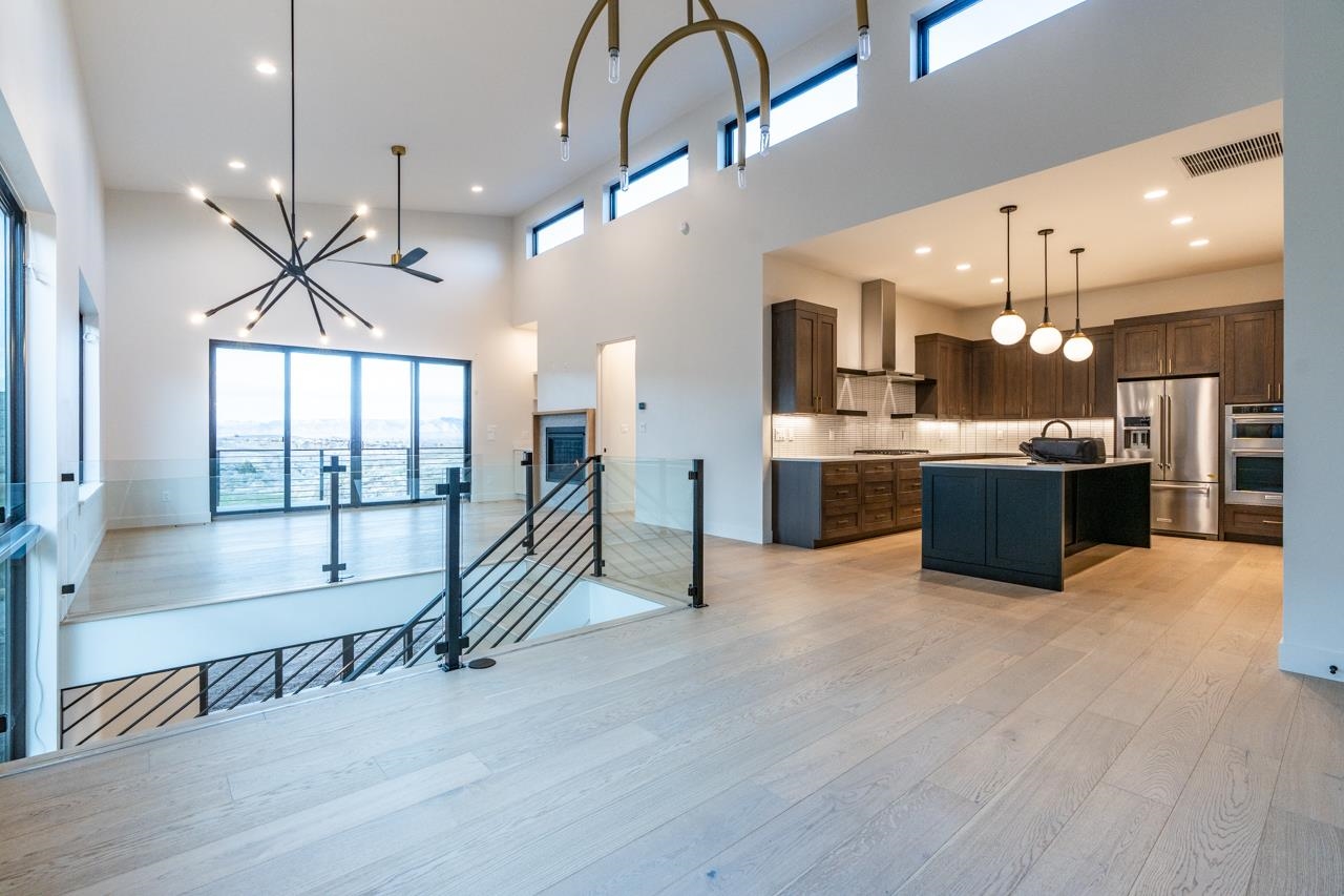 2322 LONETREE
