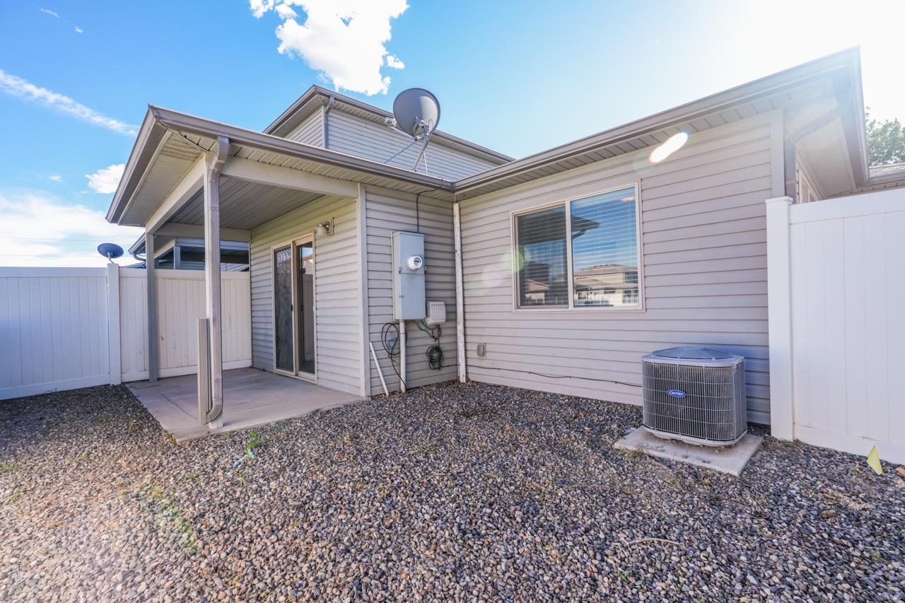 656 1/2 Serenity Lane