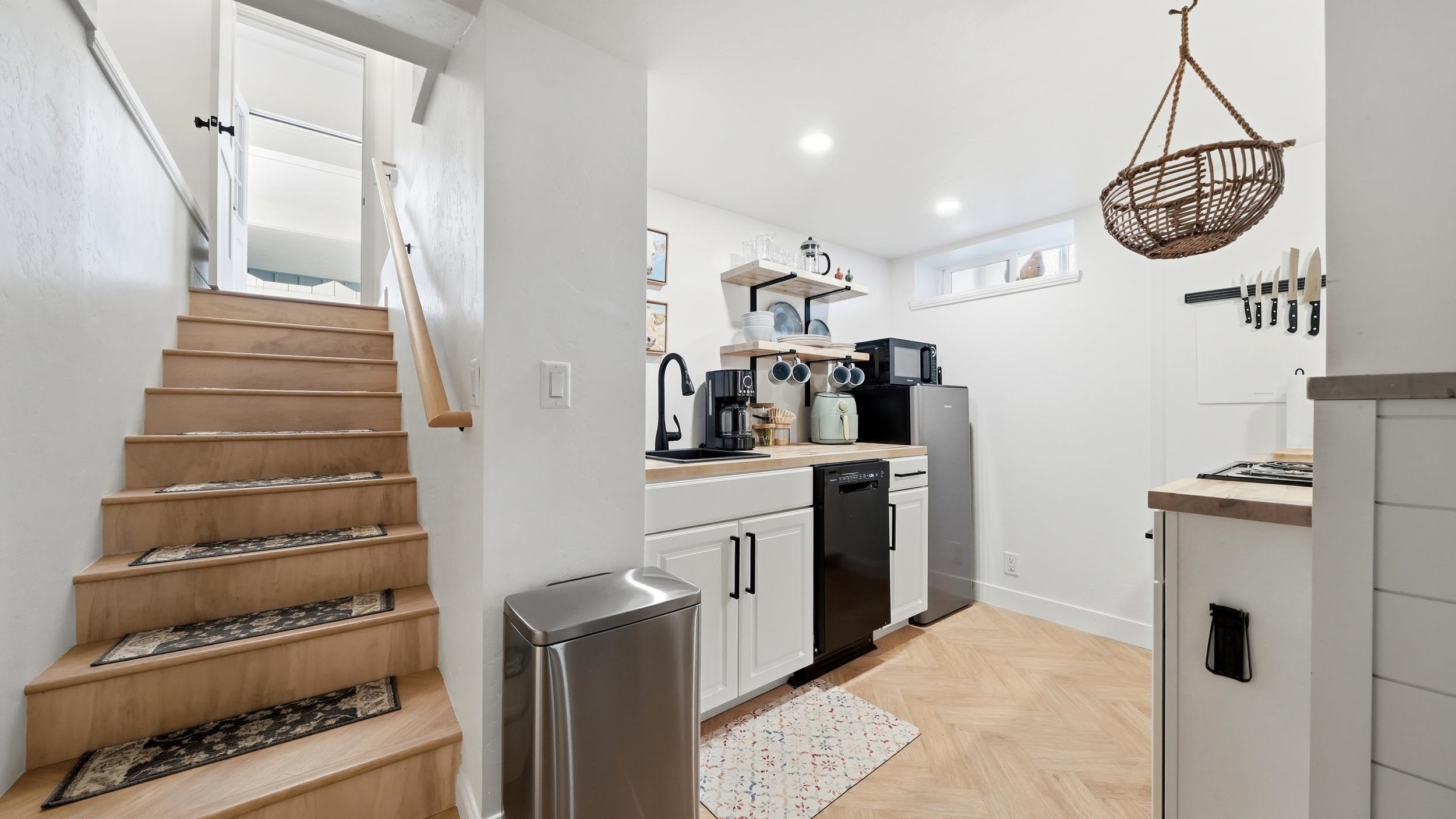 239 W 5th Street