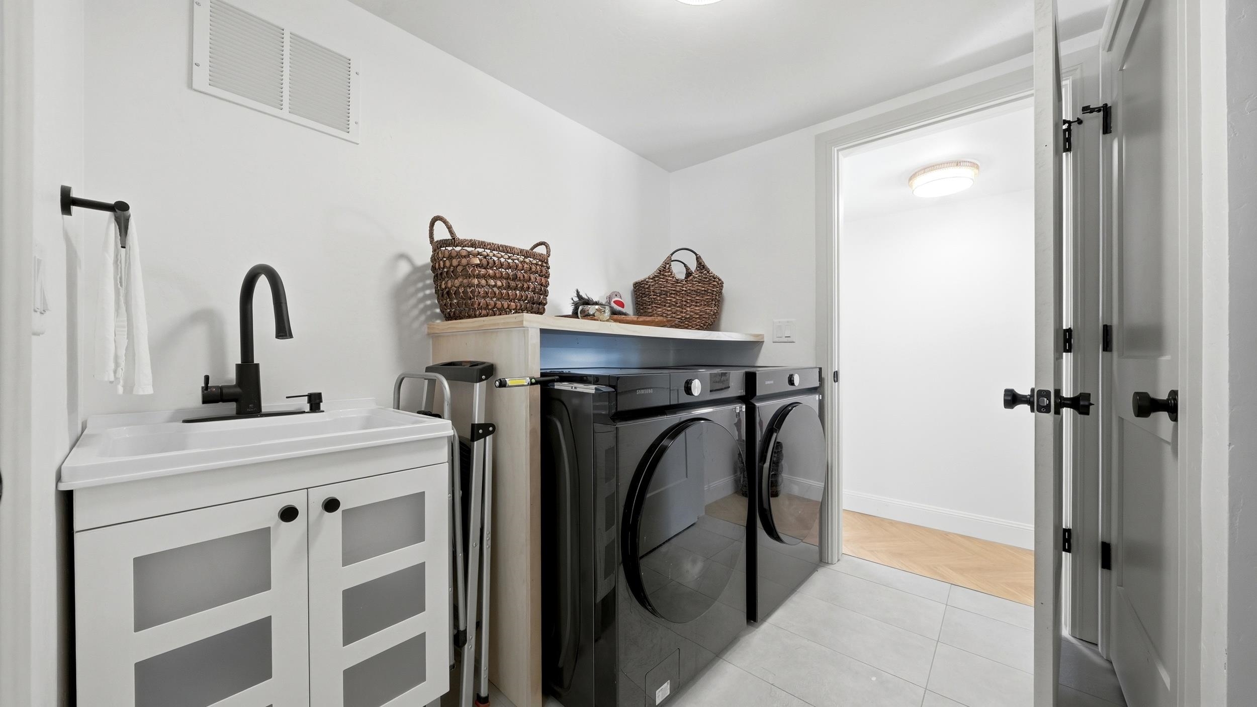 239 W 5th Street
