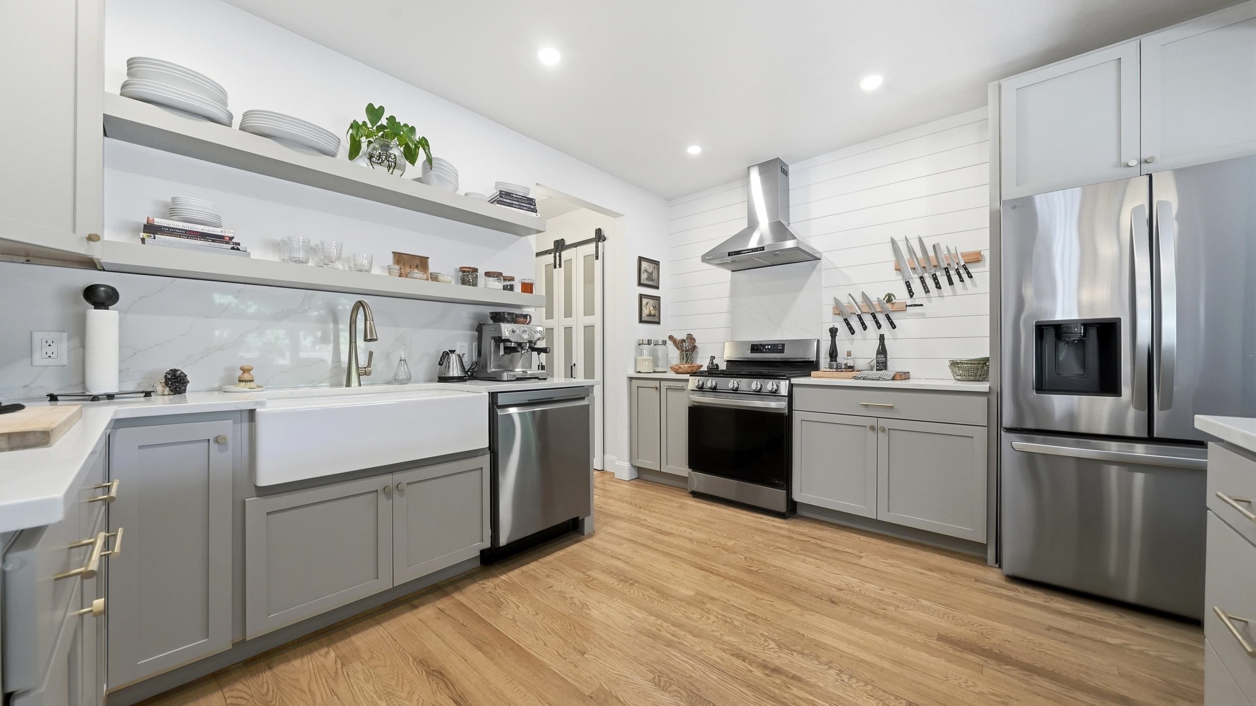 239 W 5th Street