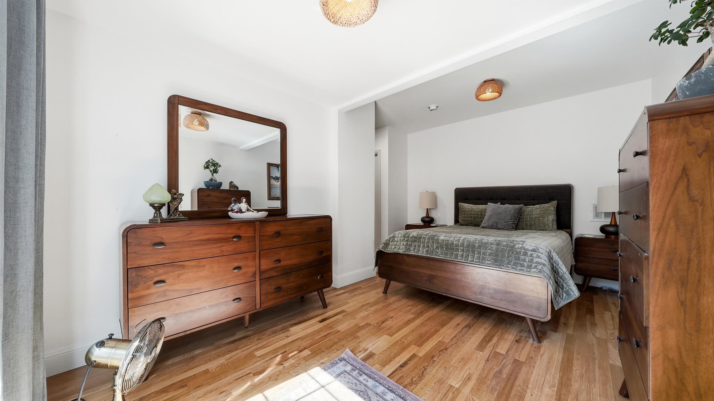 239 W 5th Street