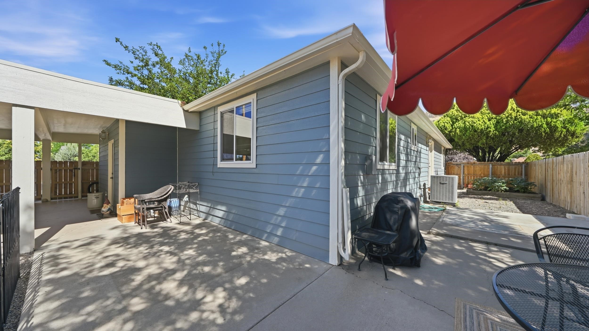239 W 5th Street