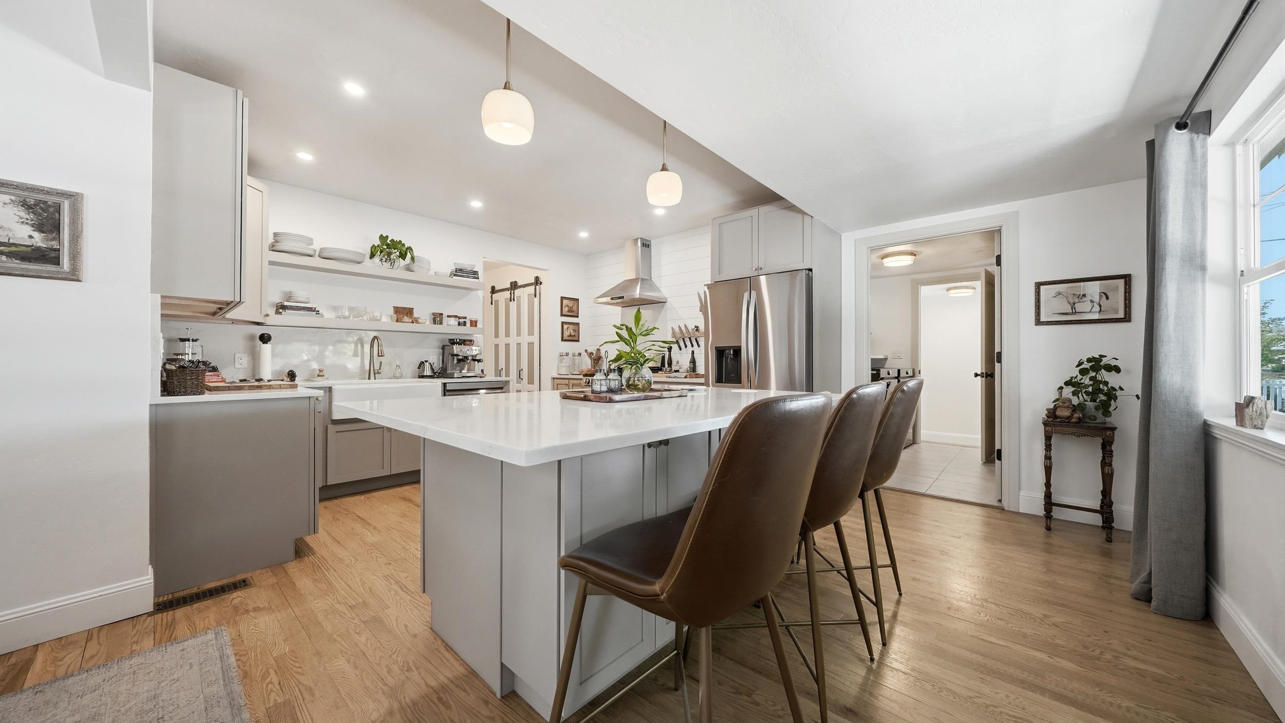 239 W 5th Street