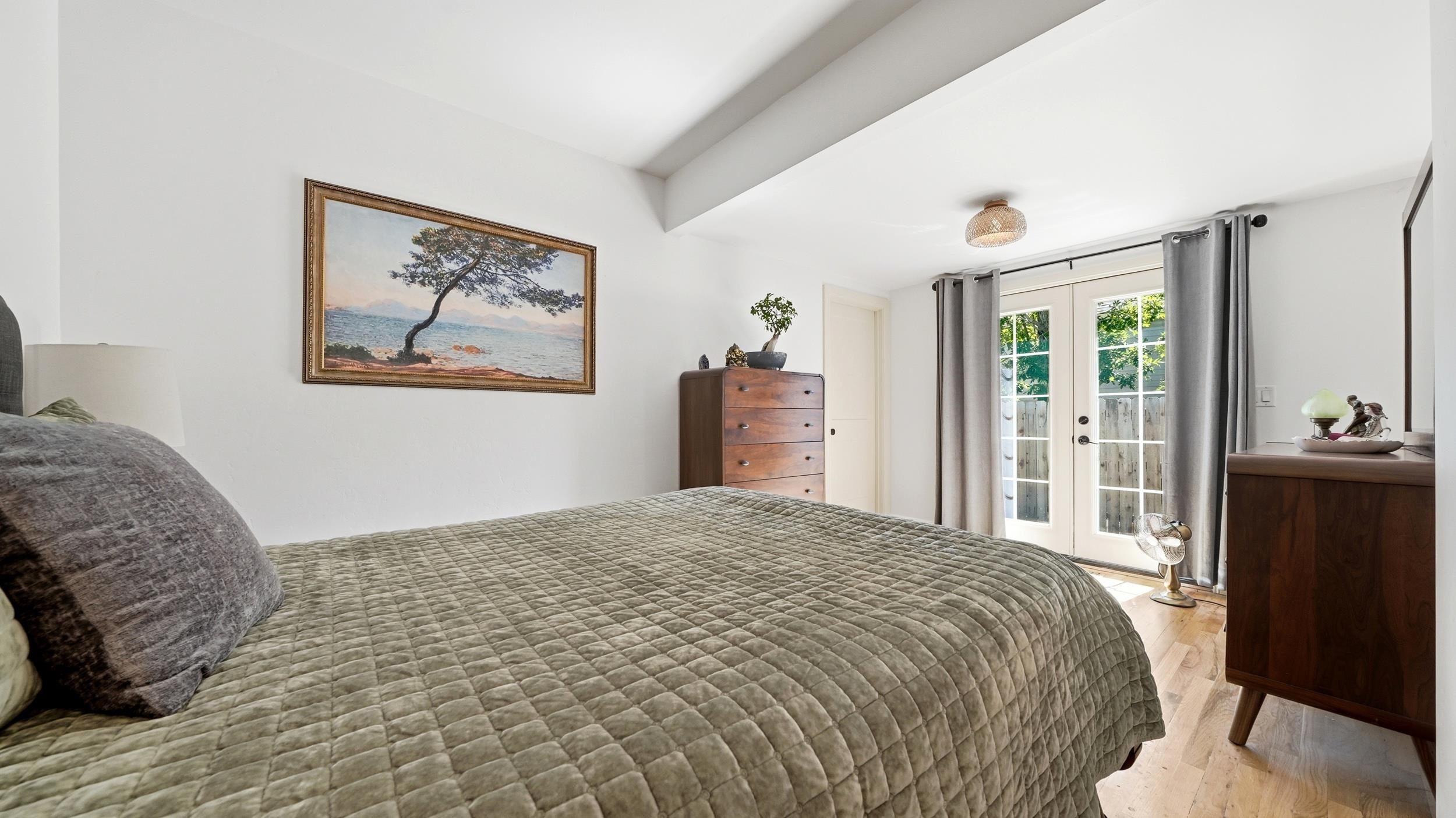 239 W 5th Street