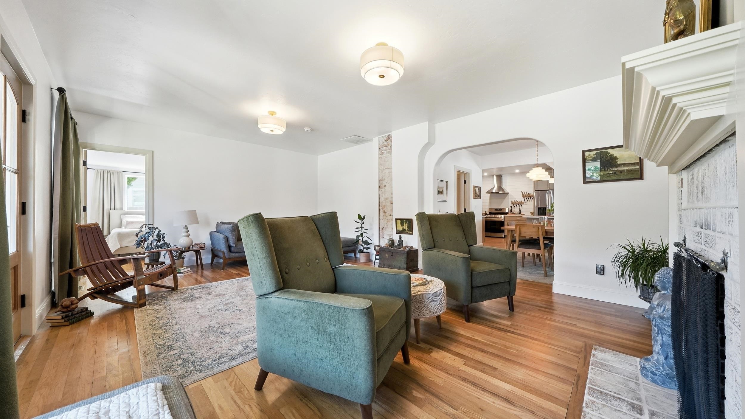 239 W 5th Street