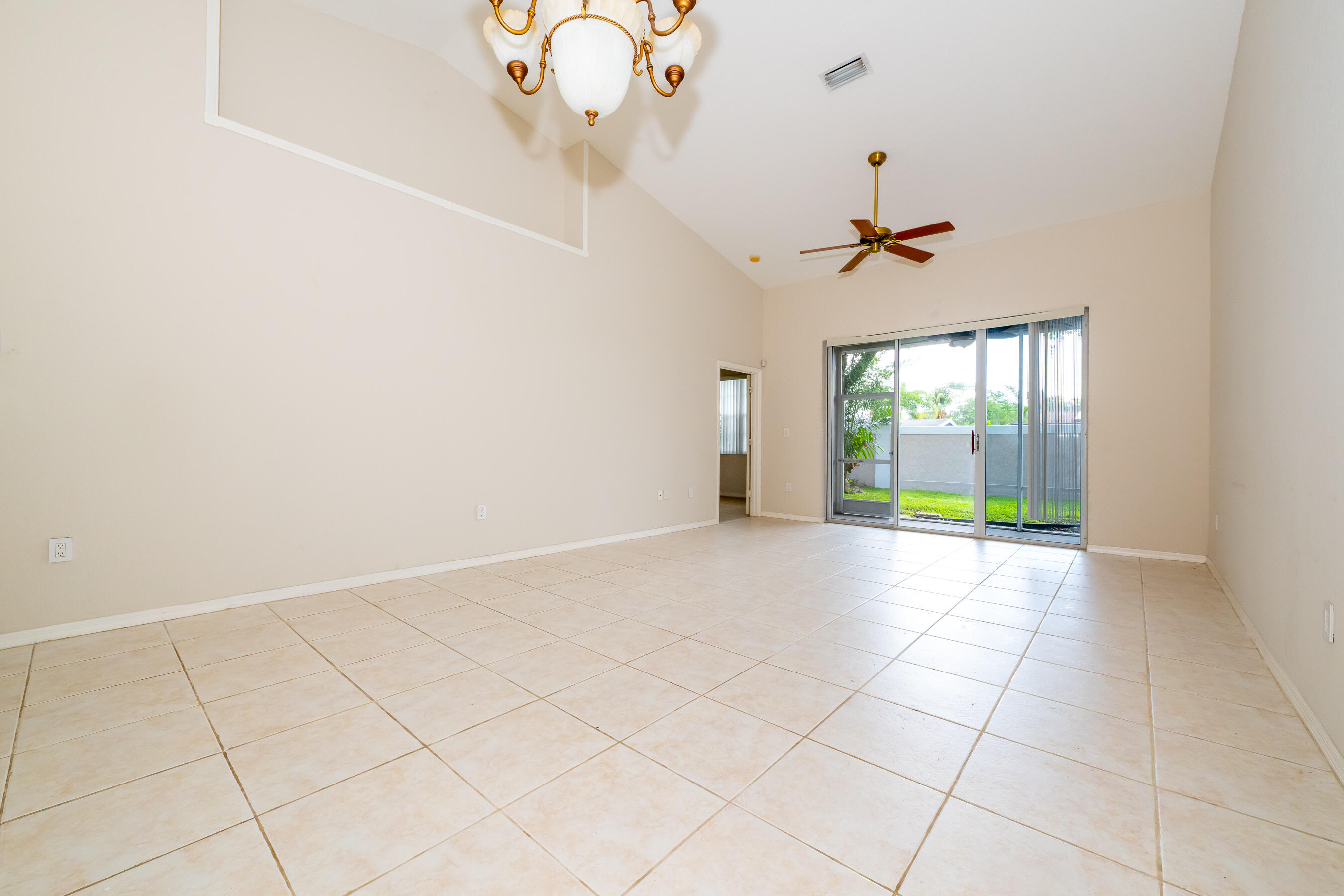 2590 E Aragon Boulevard 2