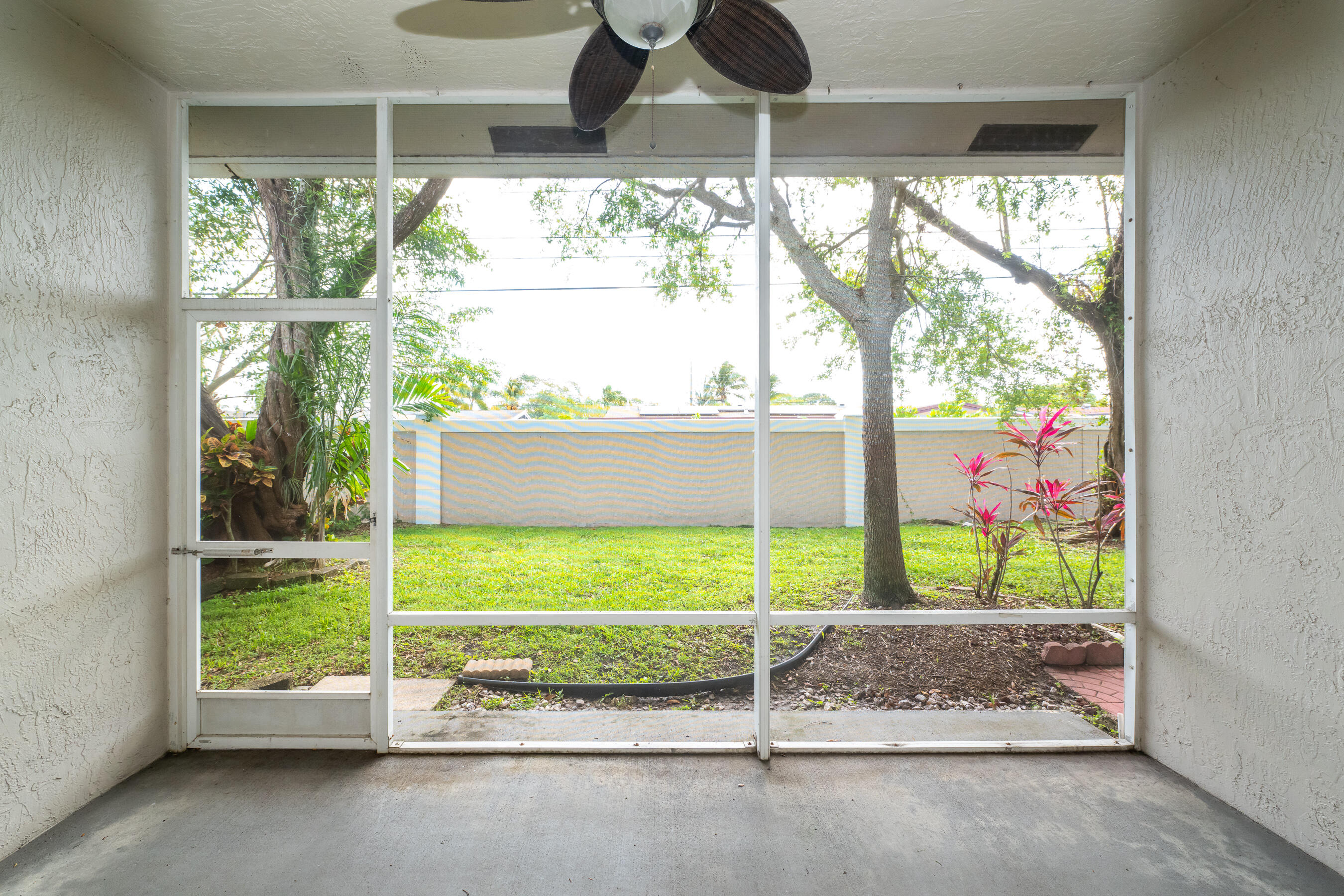 2590 E Aragon Boulevard 2