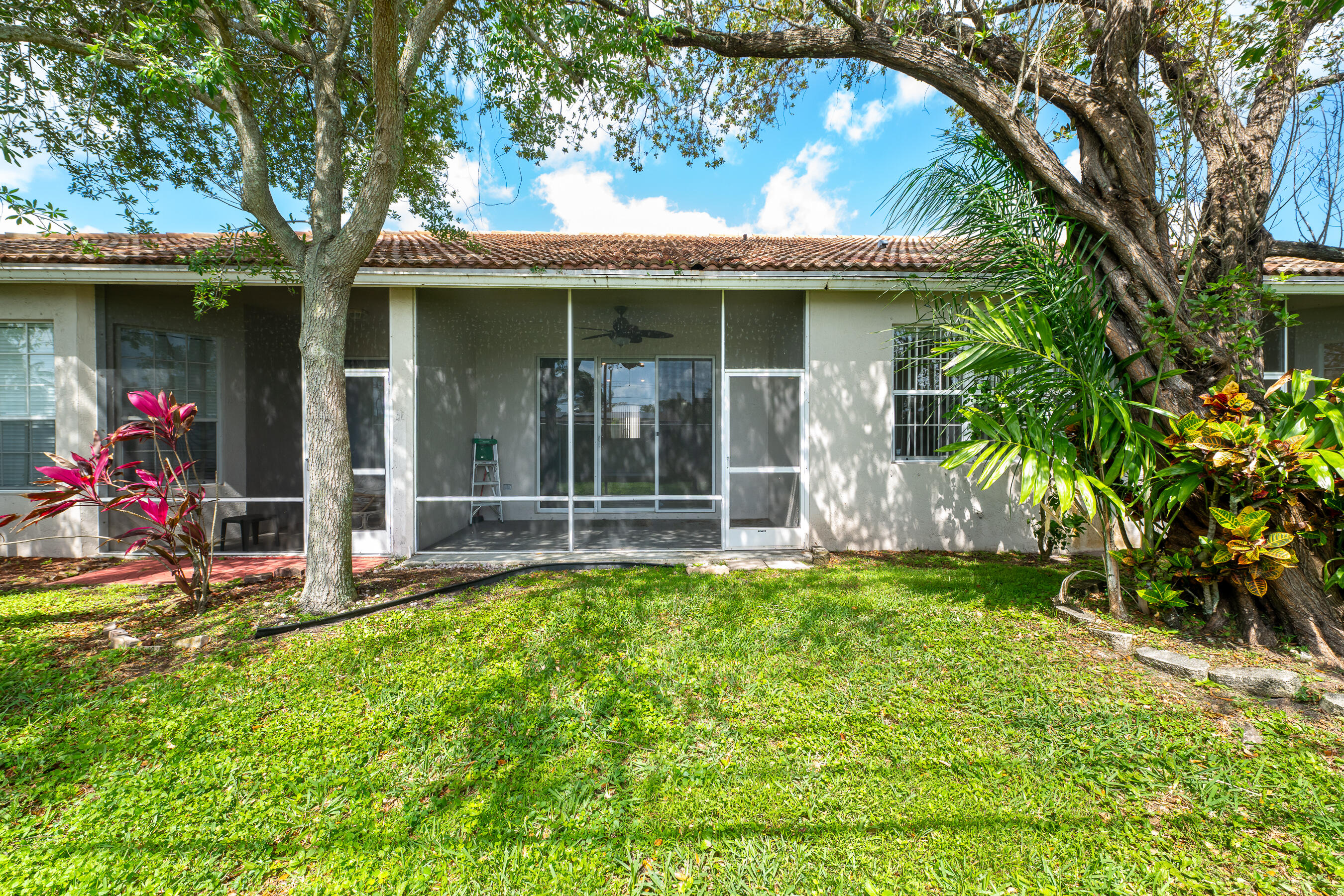 2590 E Aragon Boulevard 2