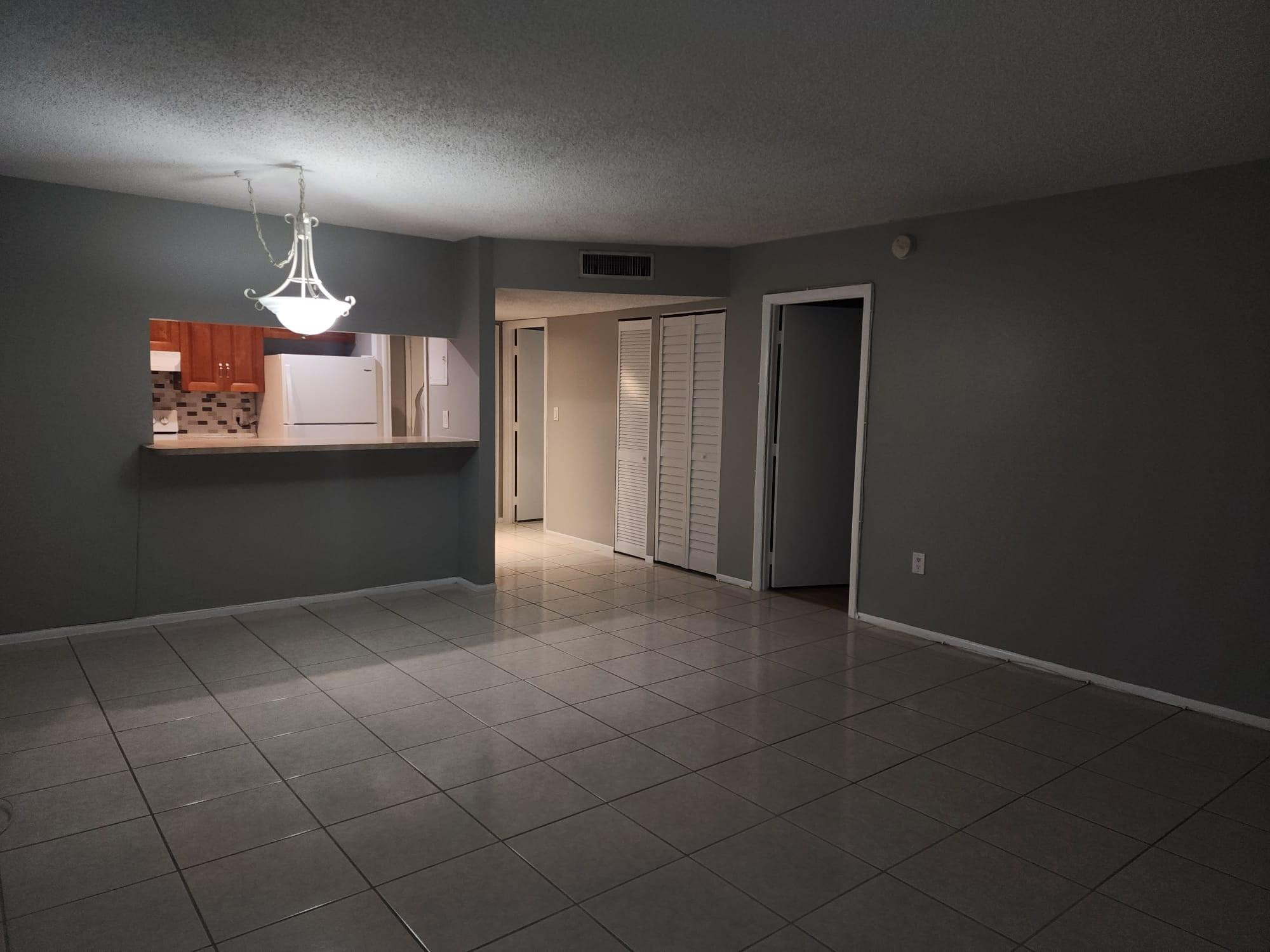 4174 Inverrary Drive 811