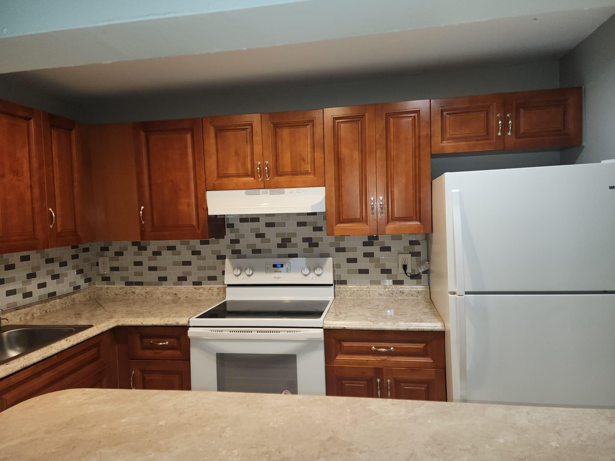 4174 Inverrary Drive 811