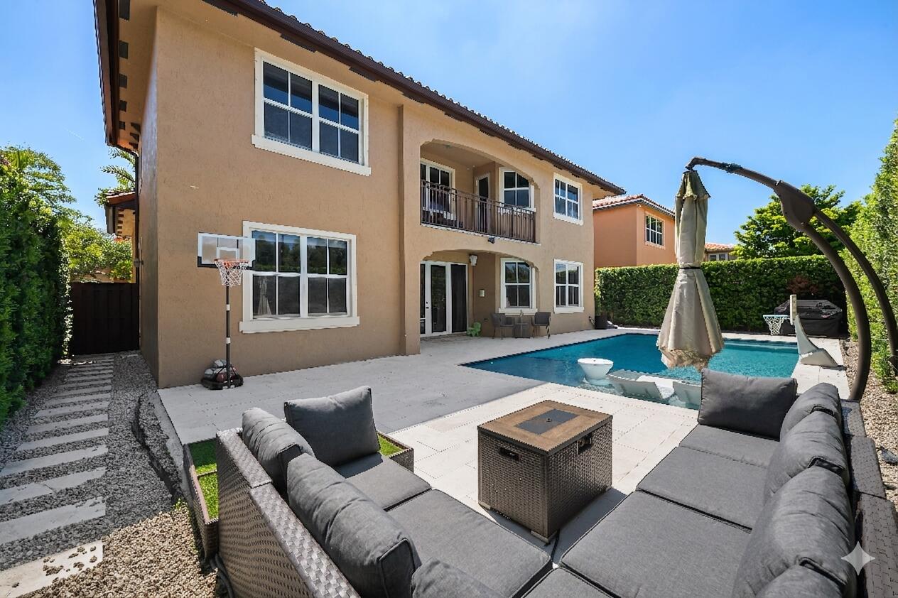 2760 SW 156th Place