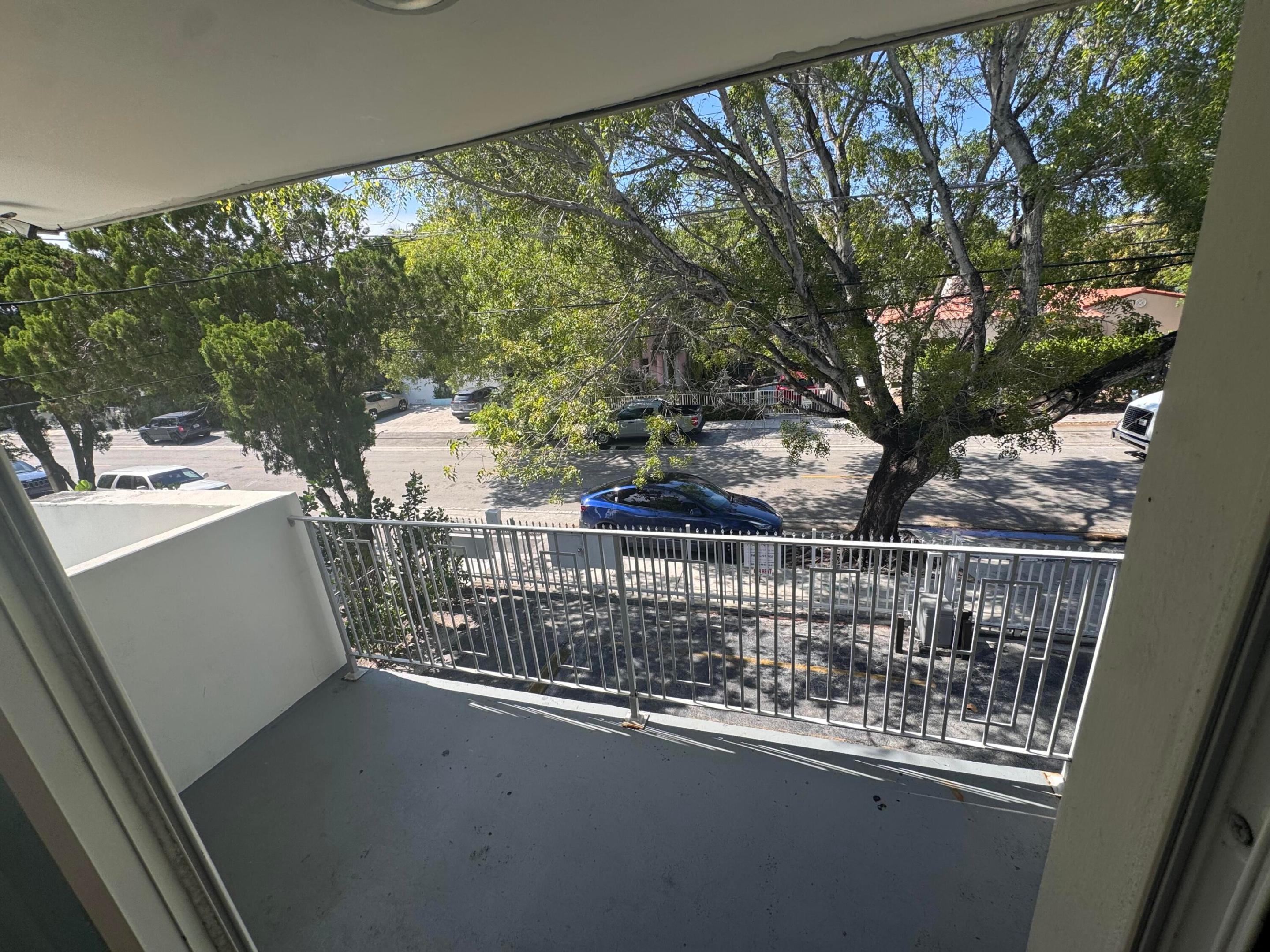 570 NE 64th Street Unit 4