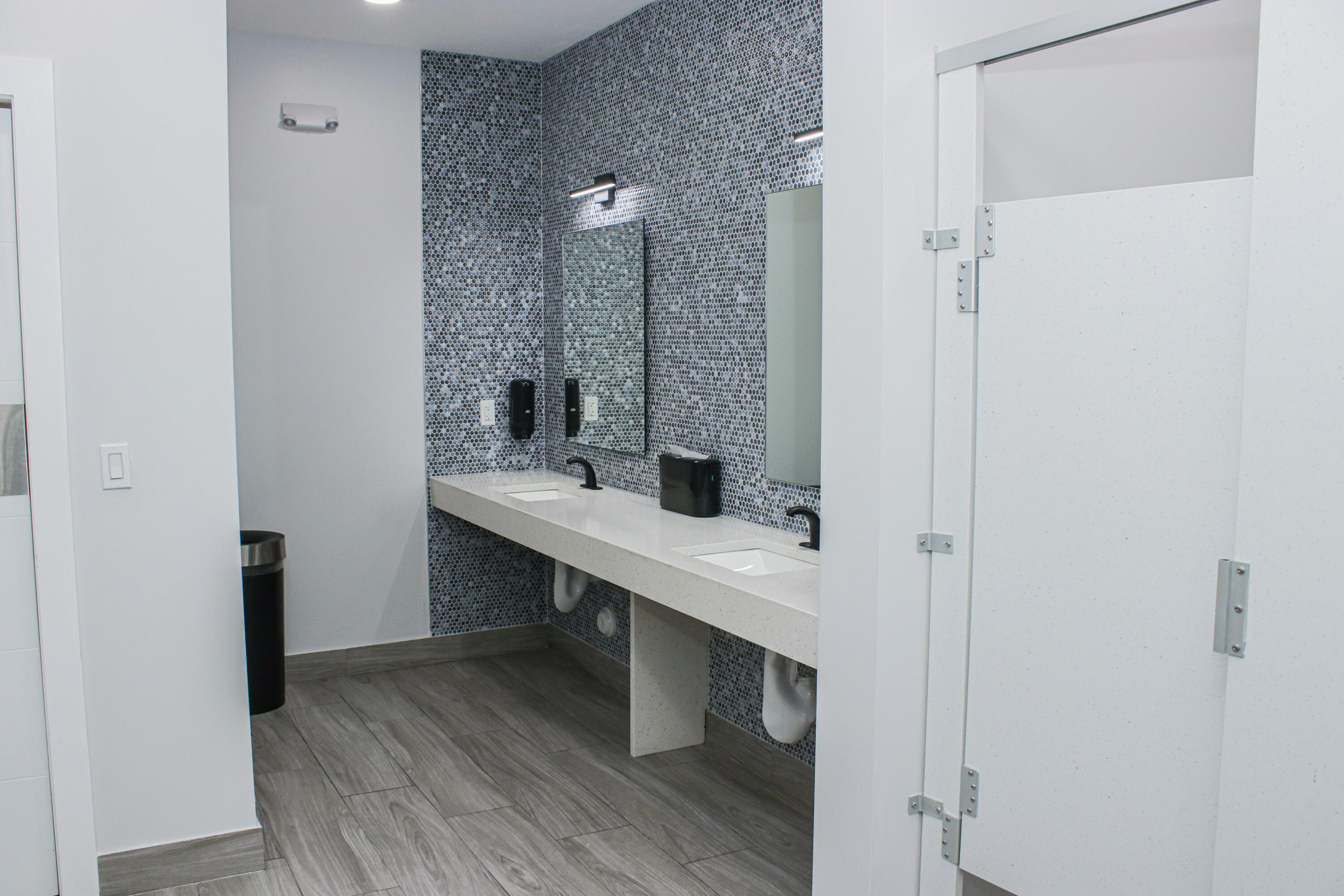 17011 N BAY Road 104