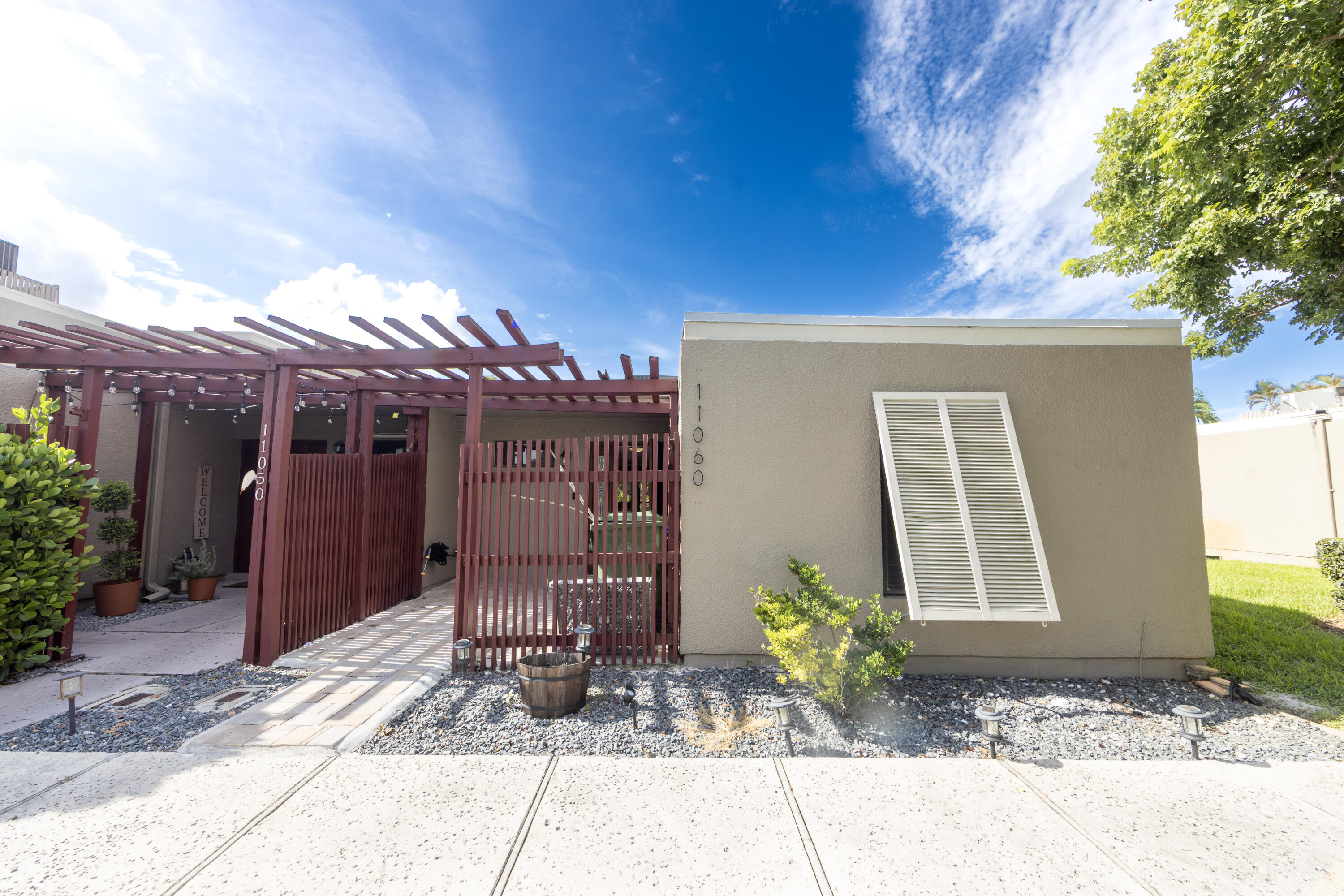 11060 S LAKEVIEW Drive 11060