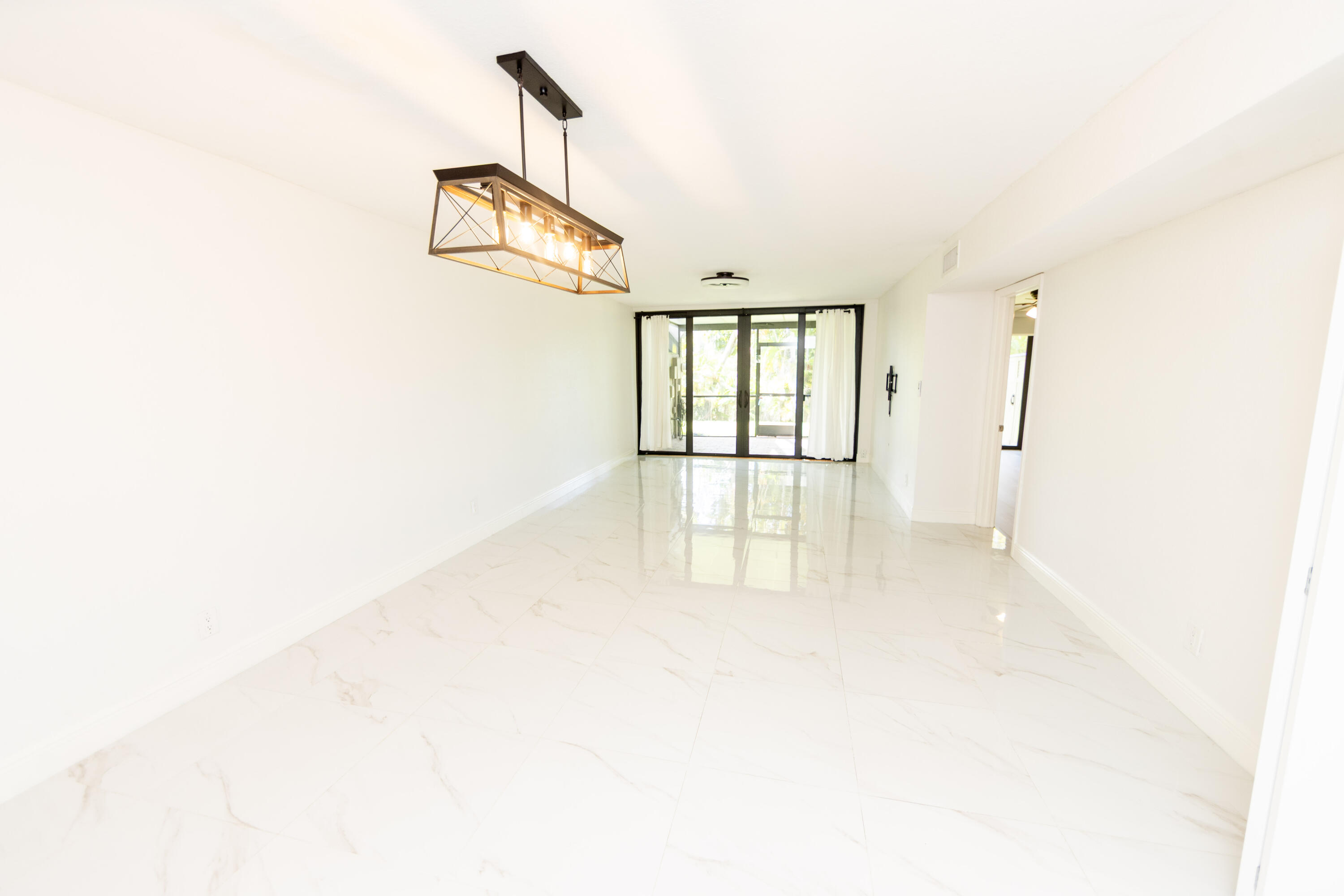 11060 S LAKEVIEW Drive 11060