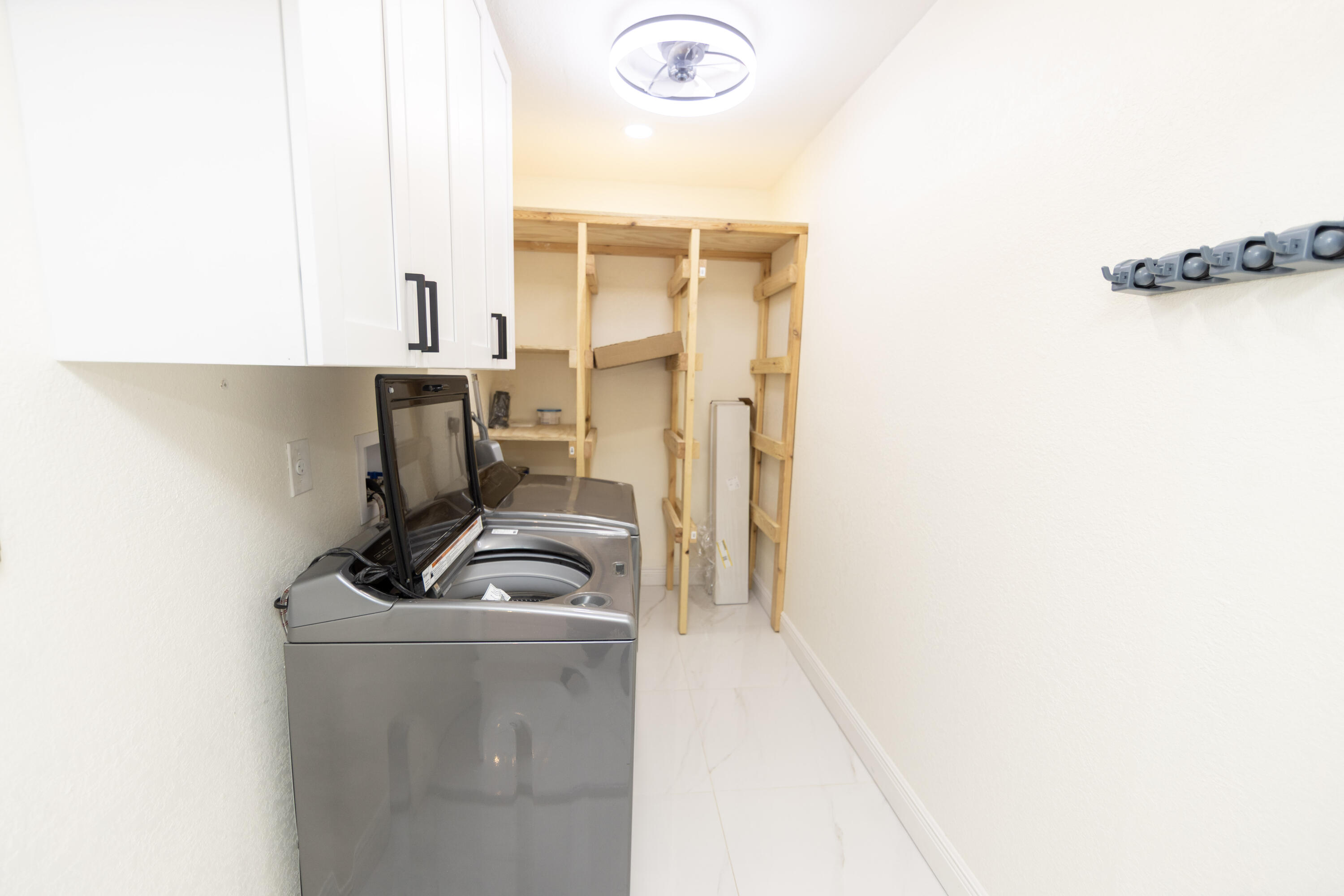 11060 S LAKEVIEW Drive 11060
