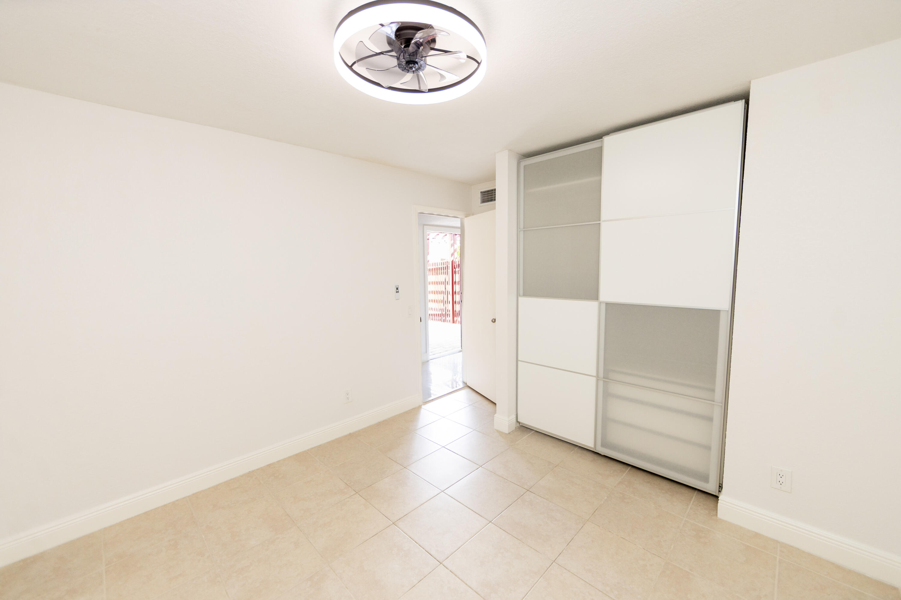 11060 S LAKEVIEW Drive 11060