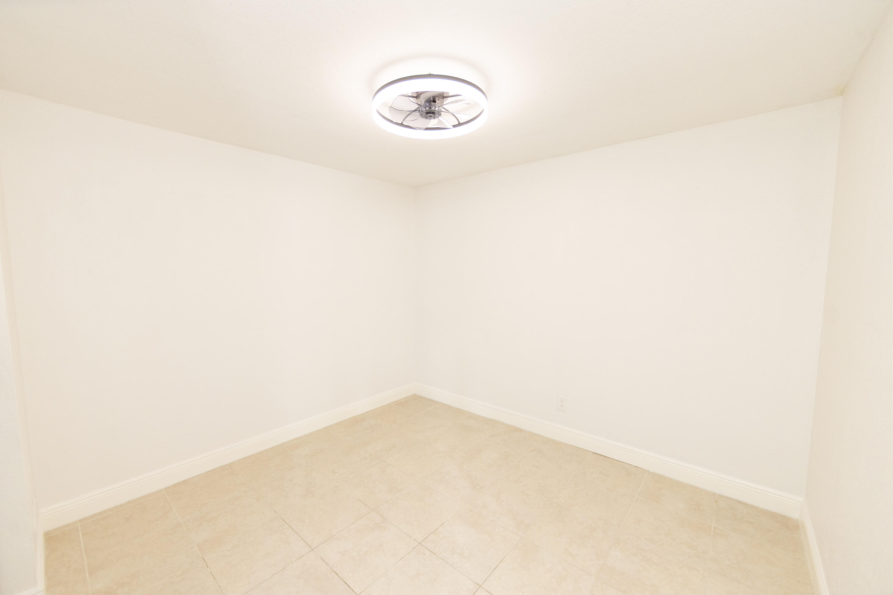 11060 S LAKEVIEW Drive 11060
