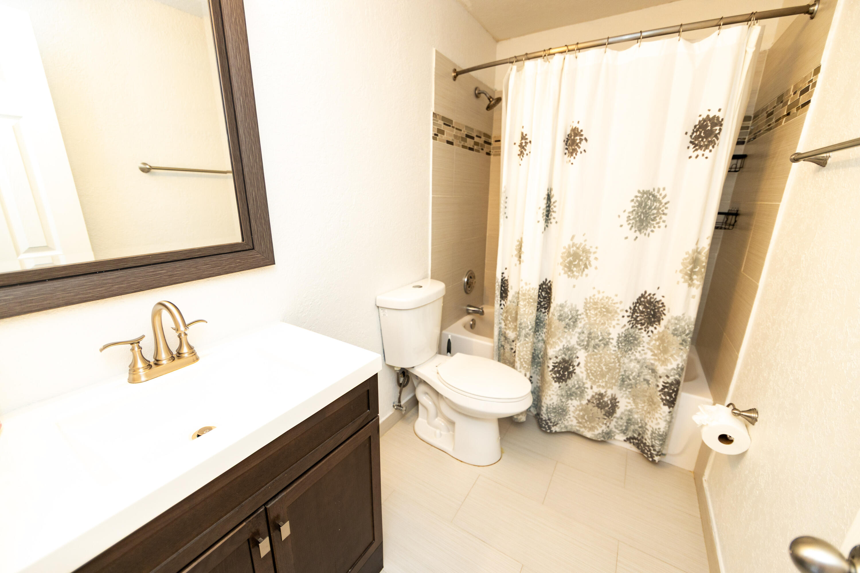 11060 S LAKEVIEW Drive 11060