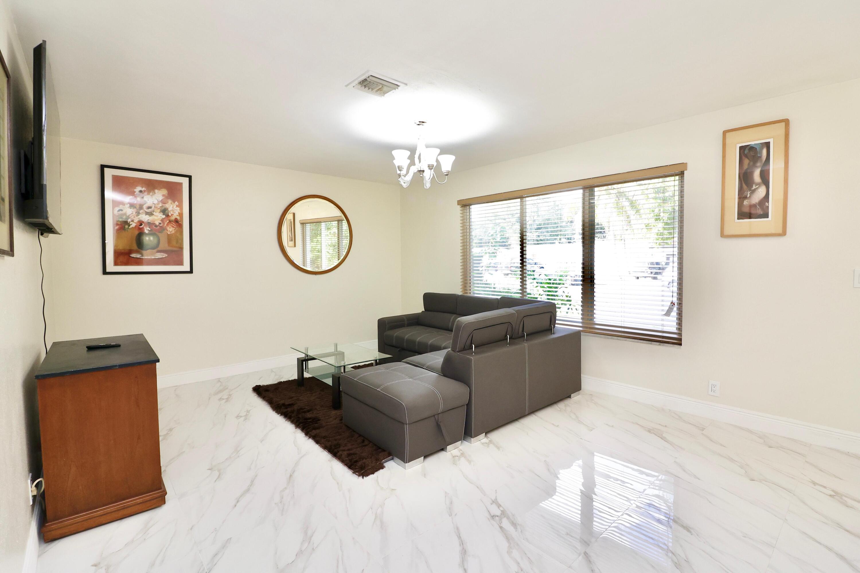 842 NE 154TH Street