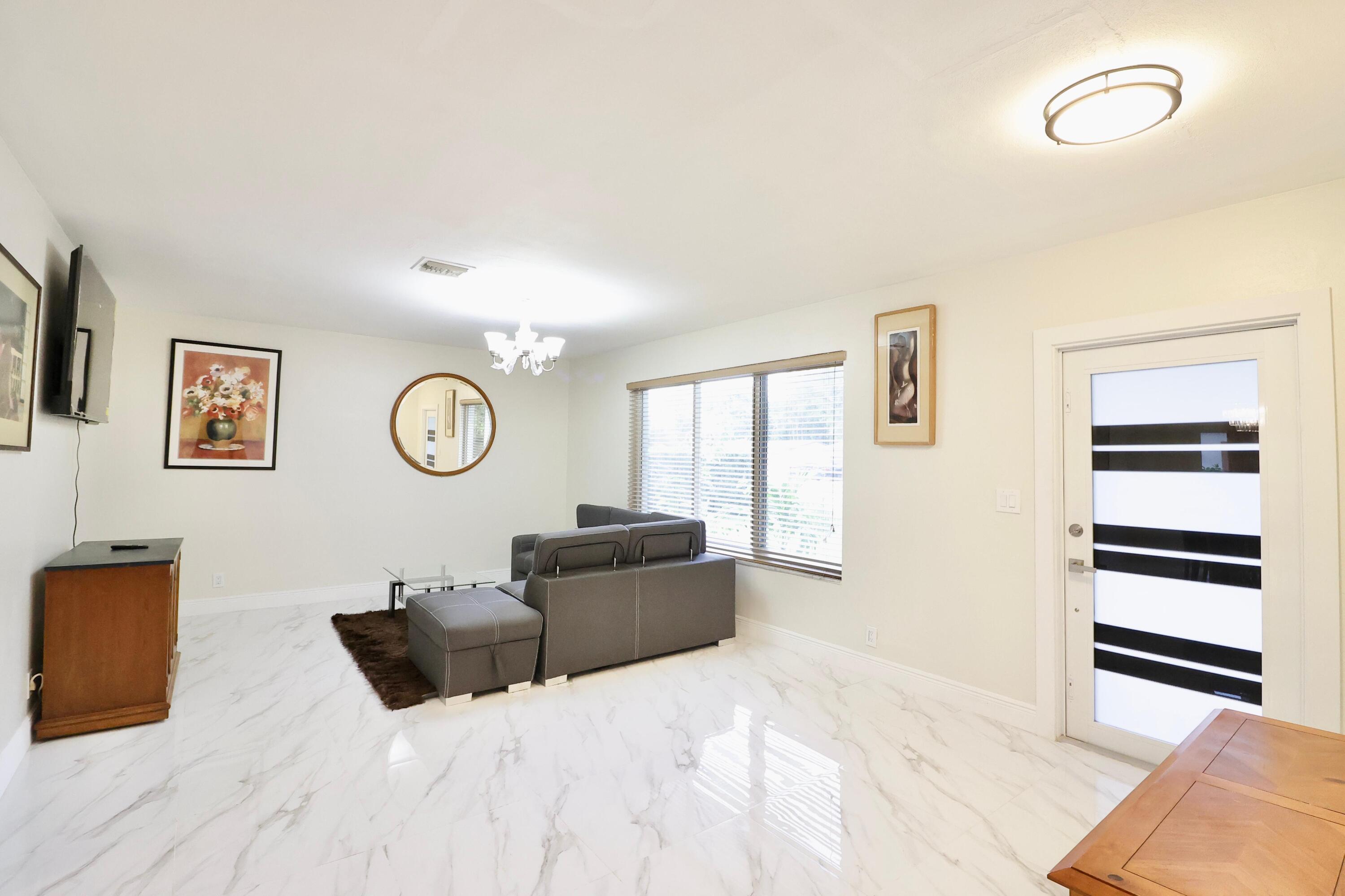 842 NE 154TH Street