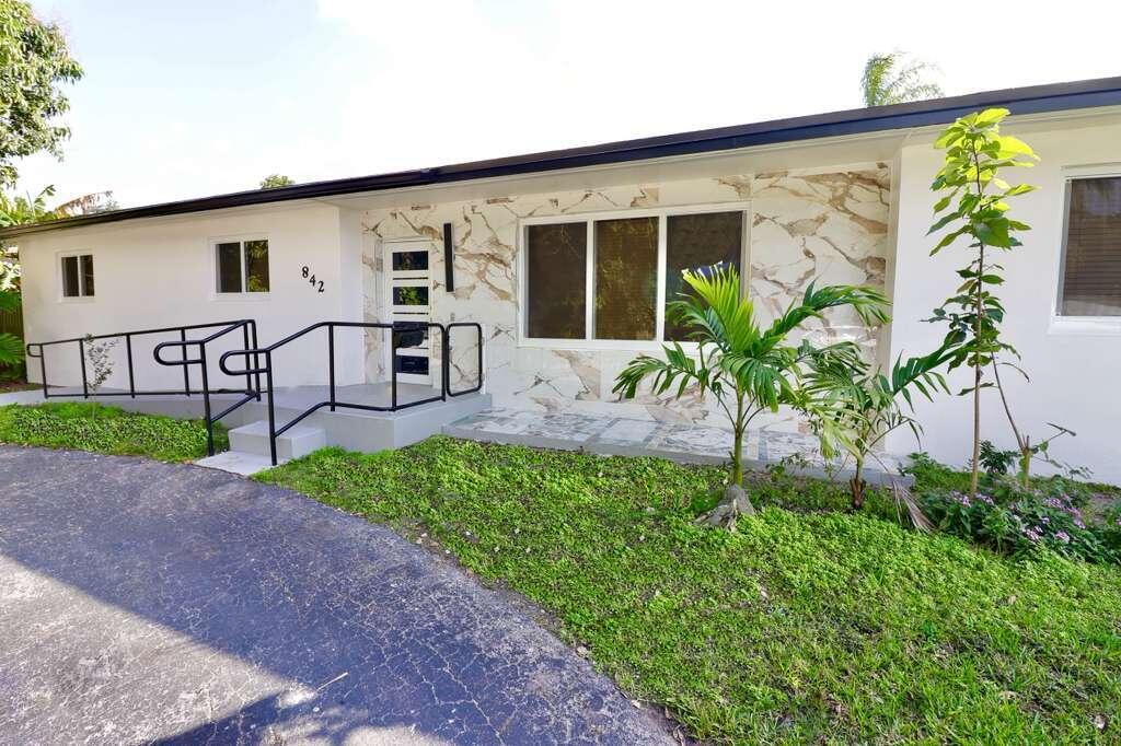 842 NE 154TH Street