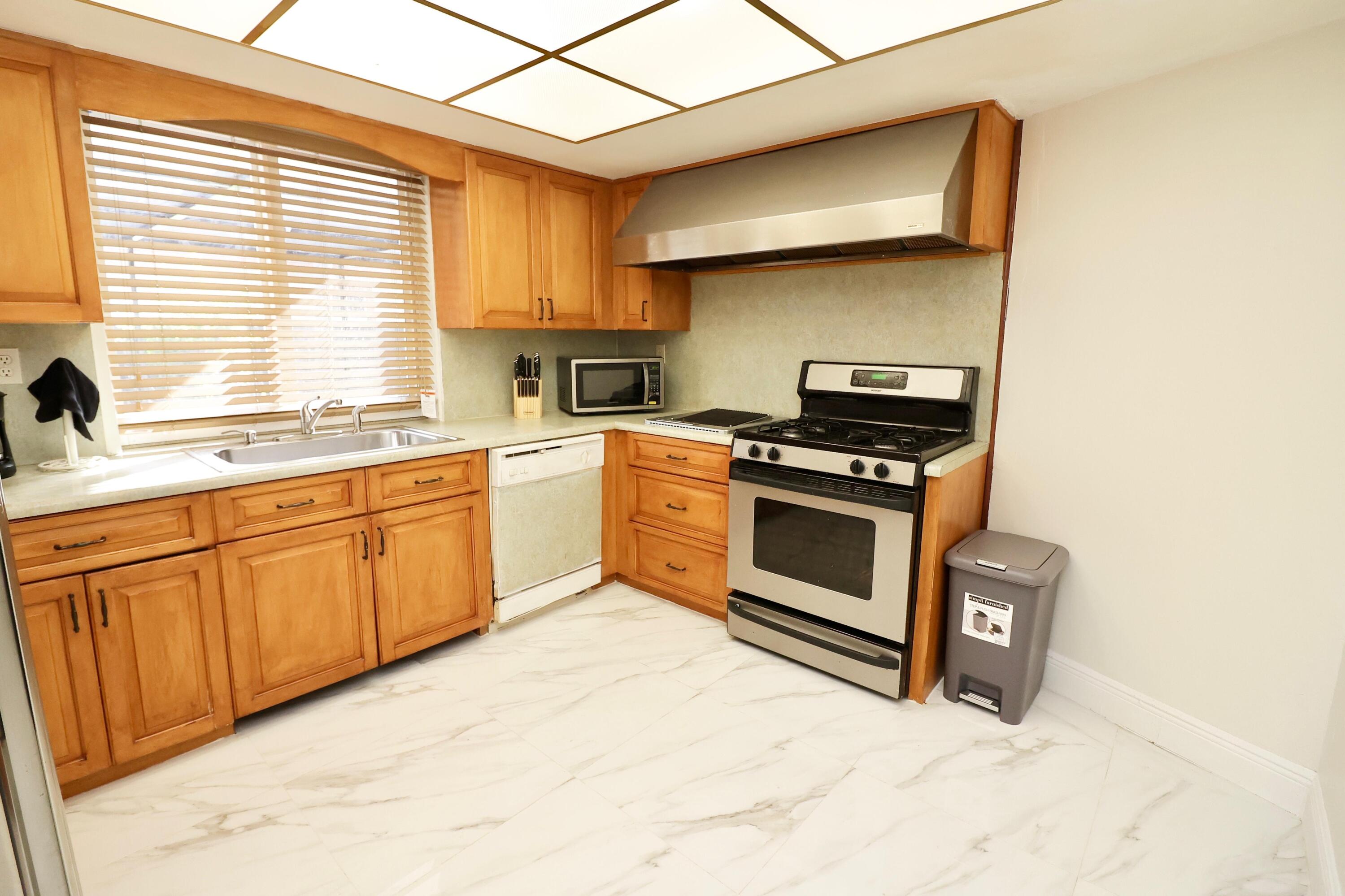 842 NE 154TH Street