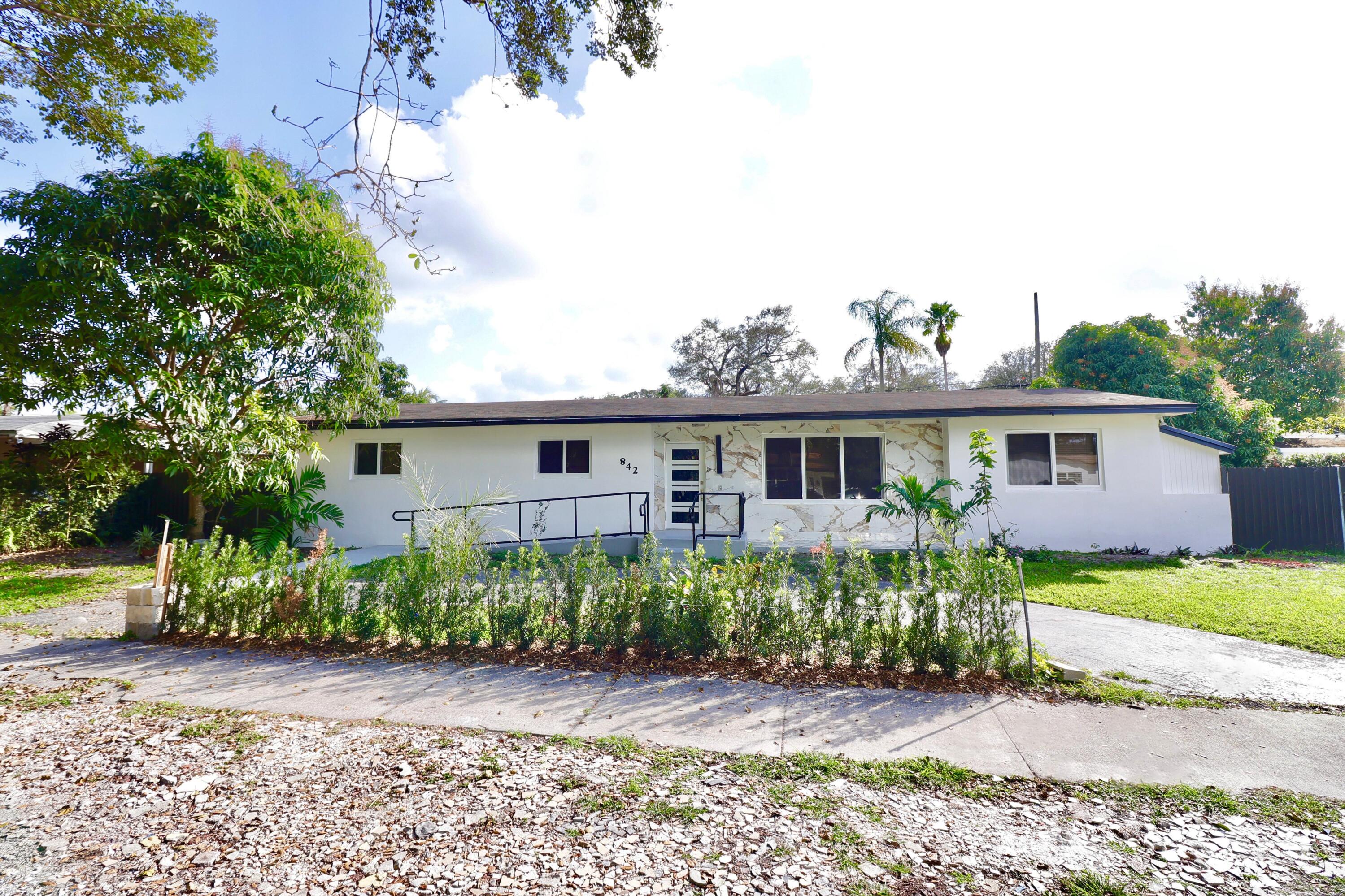 842 NE 154TH Street
