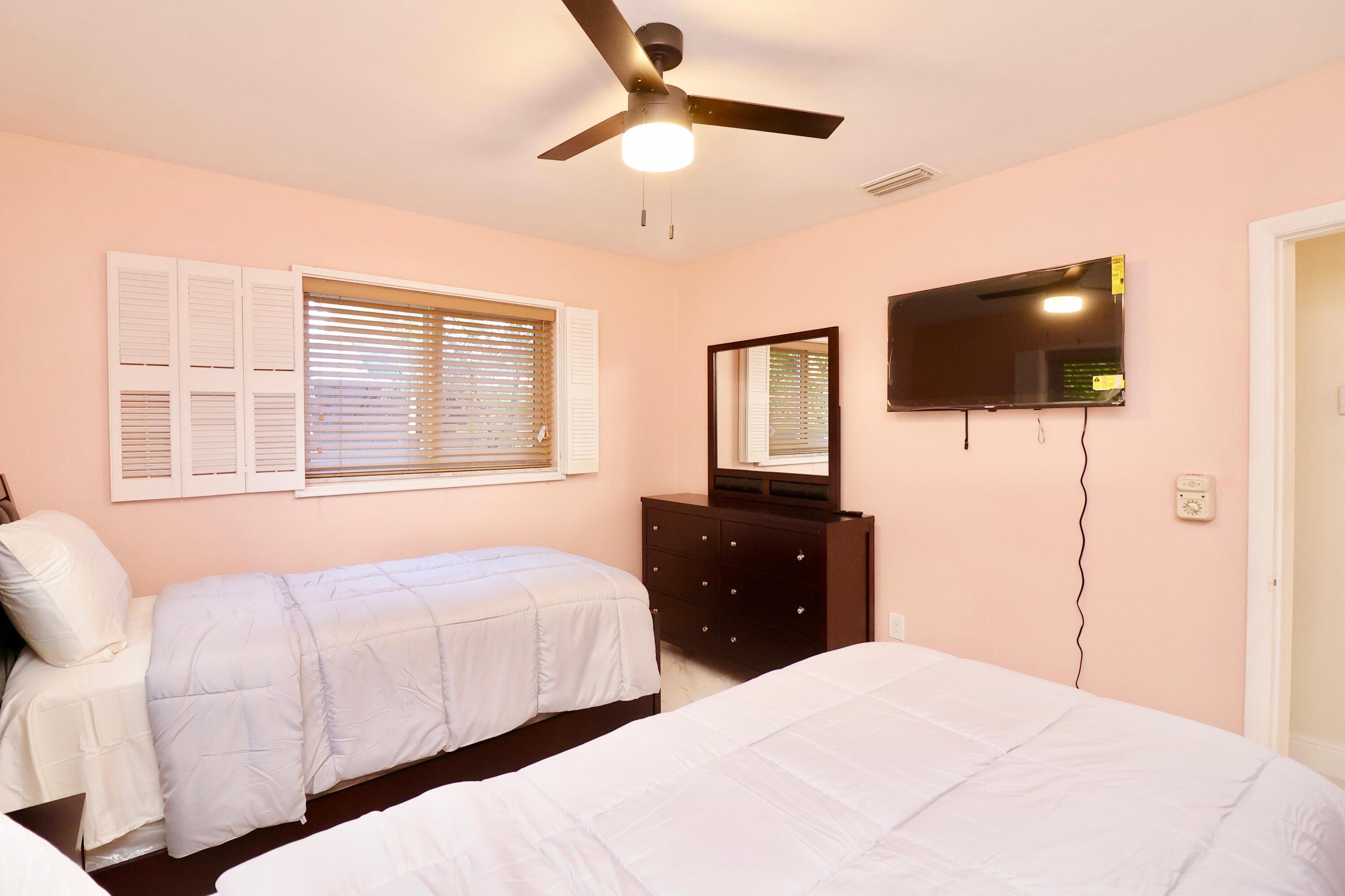 842 NE 154TH Street