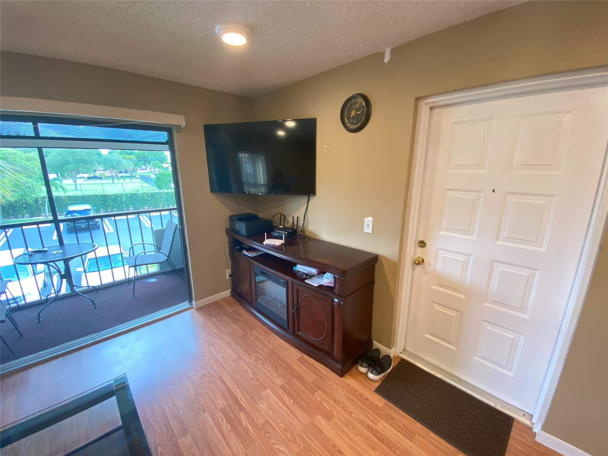 821 SKY PINE Way B2