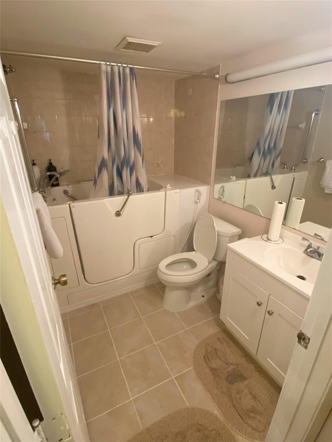 821 SKY PINE Way B2