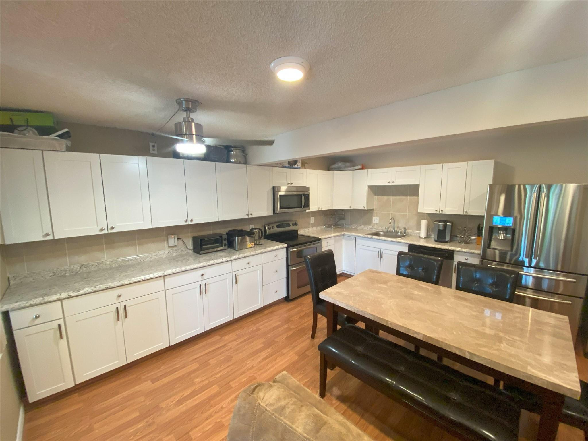 821 SKY PINE Way B2