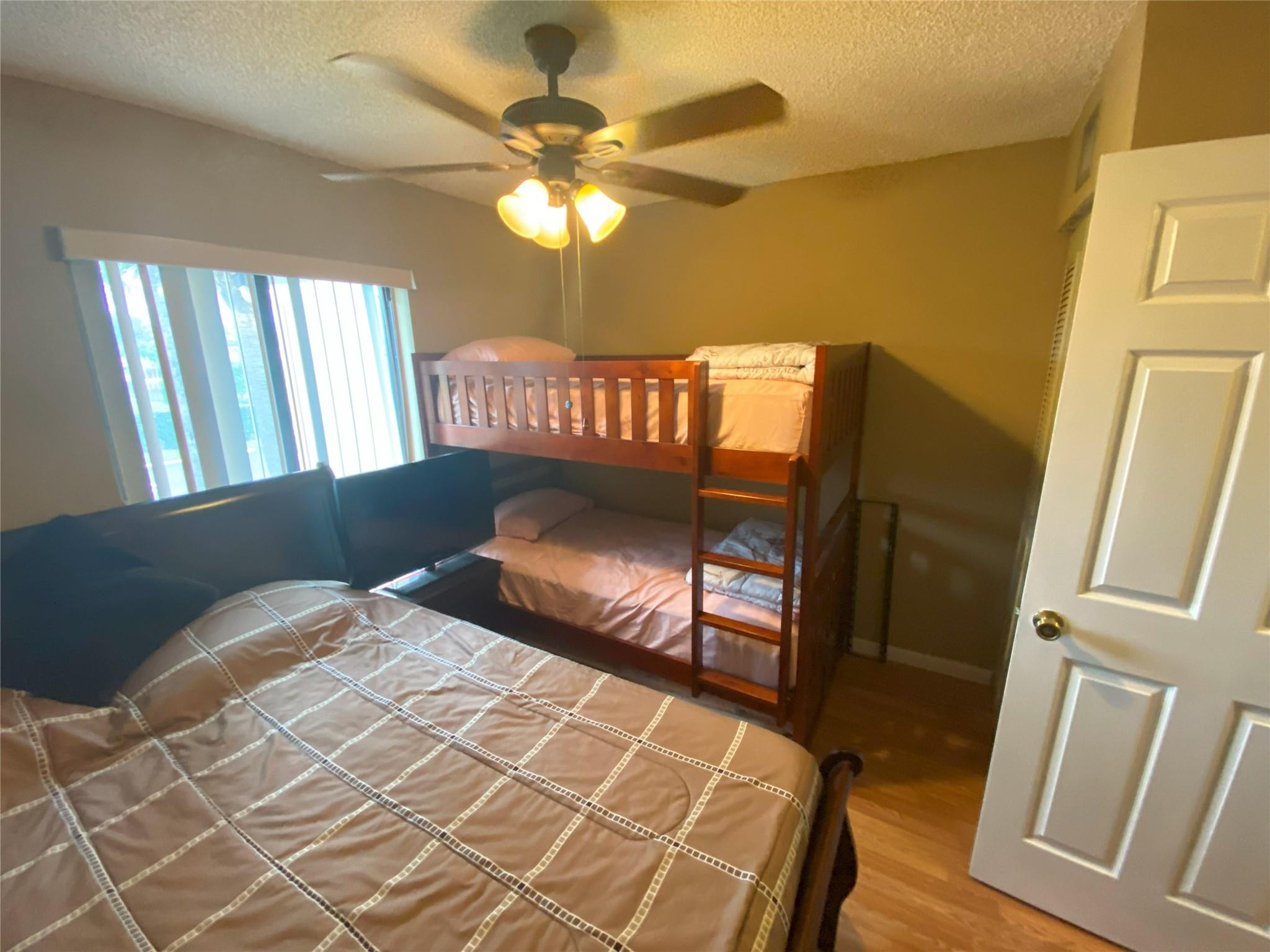 821 SKY PINE Way B2