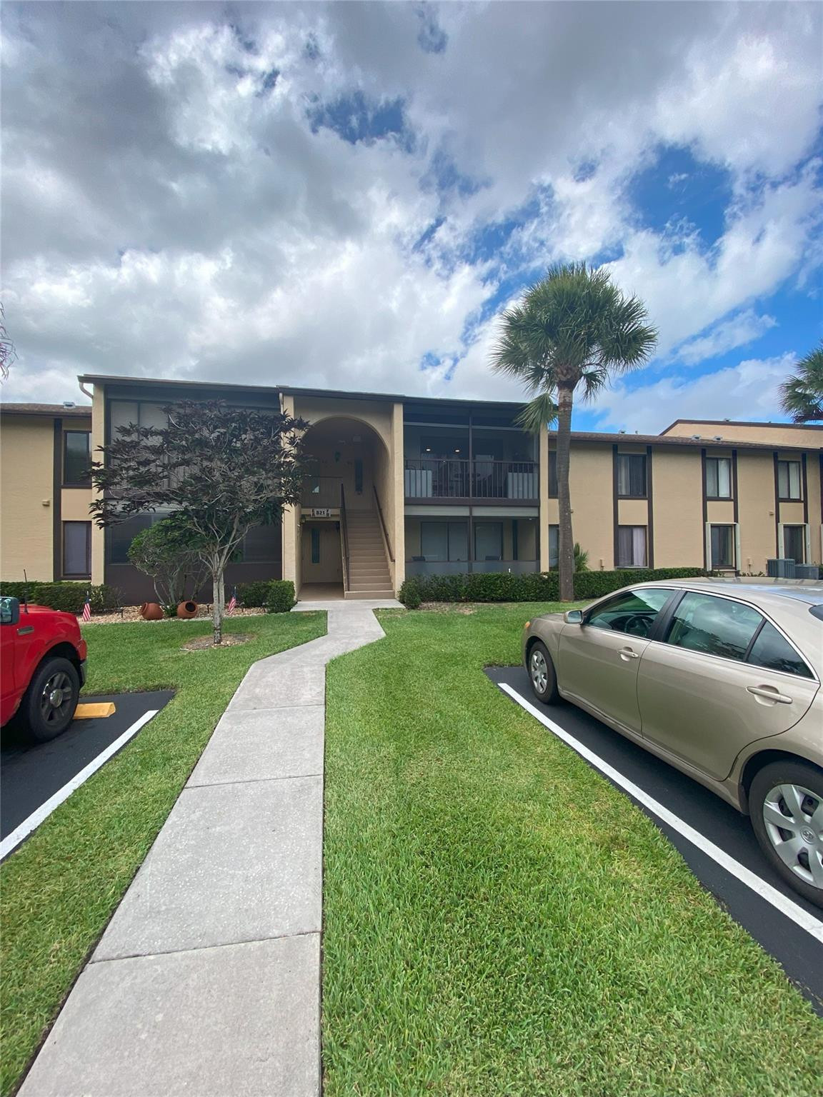 821 SKY PINE Way B2