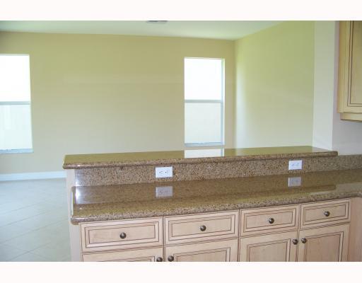 2007 GREY FALCON Circle SW