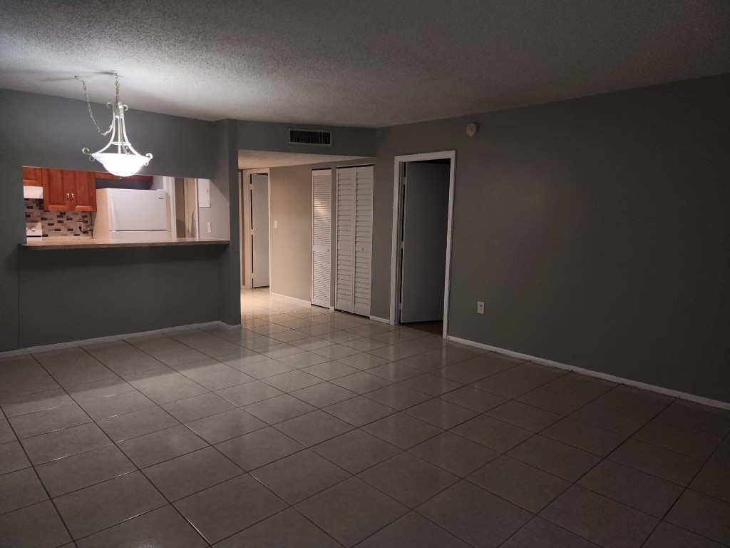 4174 Inverrary Dr Unit: 811