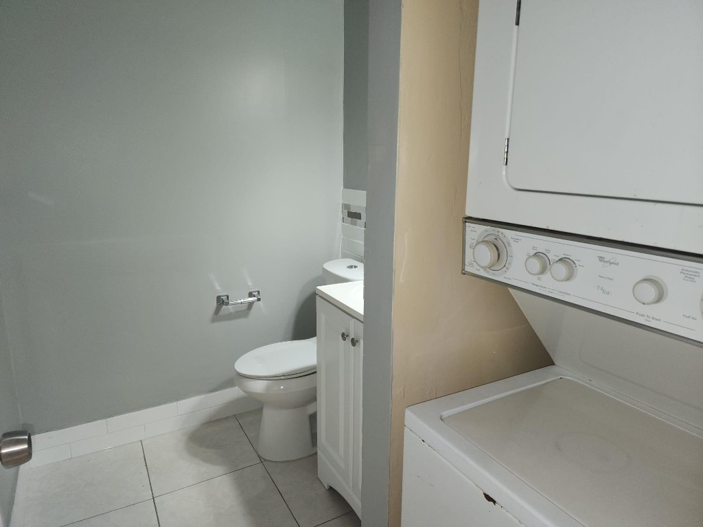 4174 Inverrary Dr Unit: 811