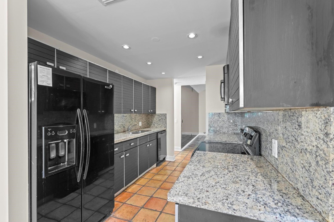 4673 Fountains Drive