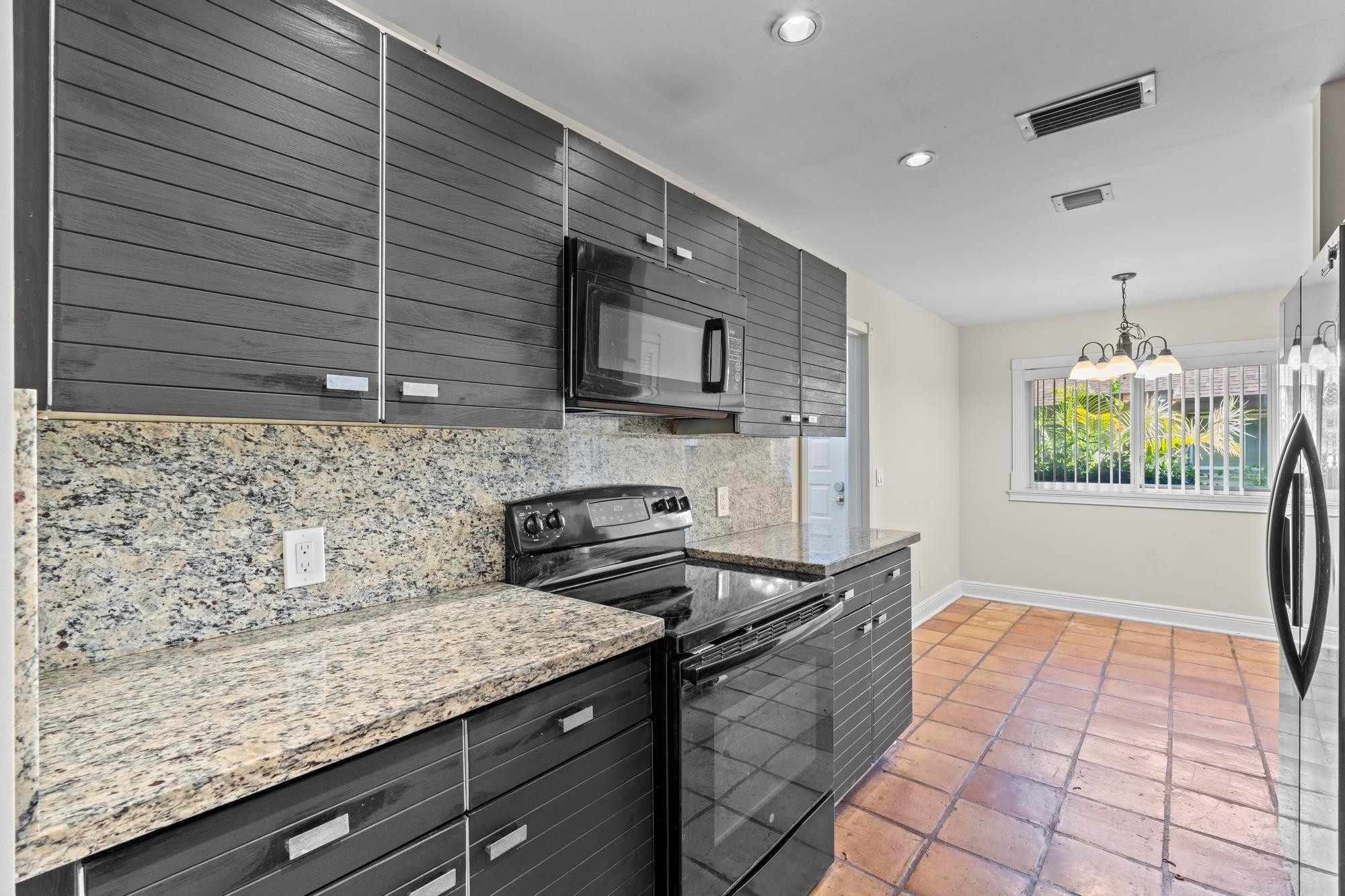 4673 Fountains Drive