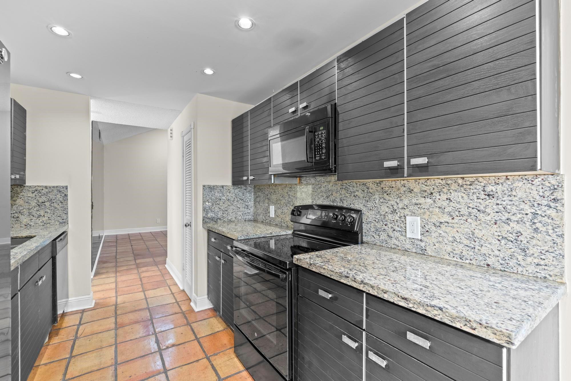 4673 Fountains Drive