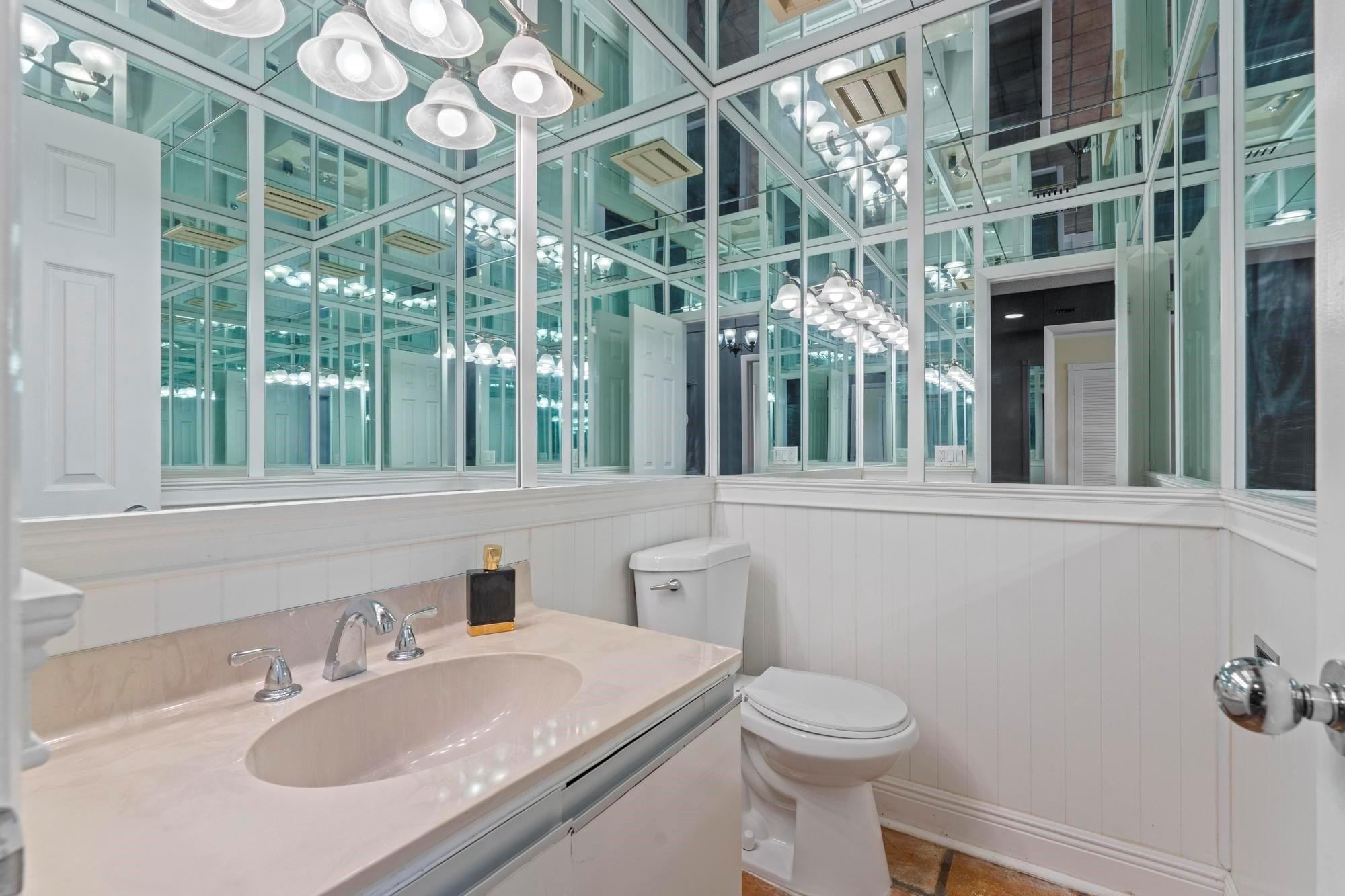 4673 Fountains Drive