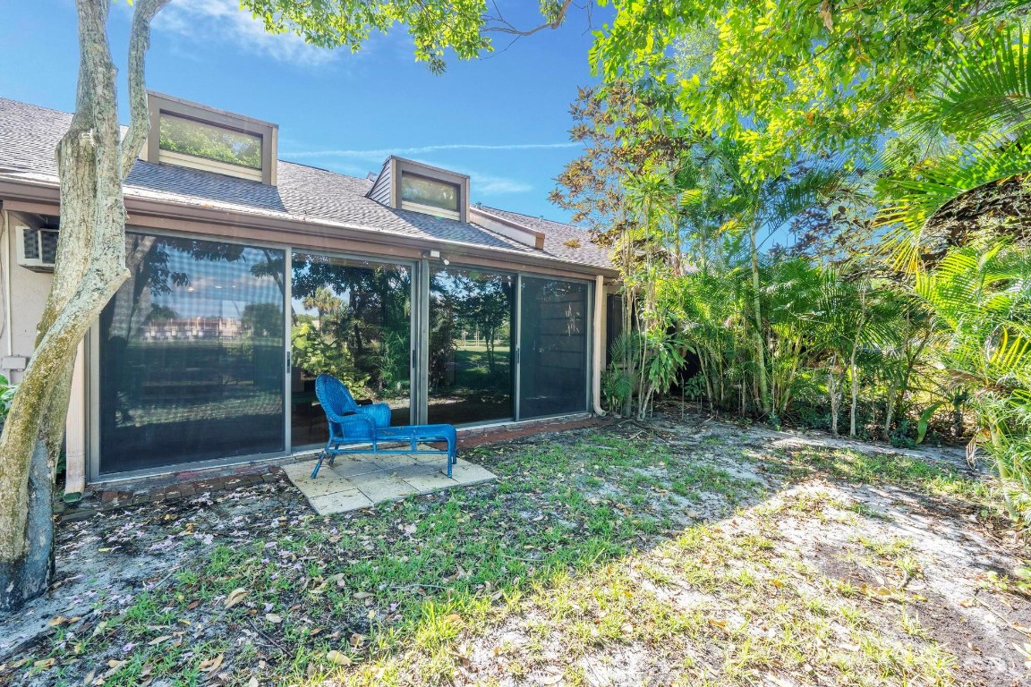 4673 Fountains Drive