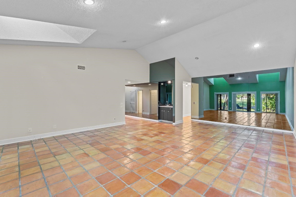 4673 Fountains Drive