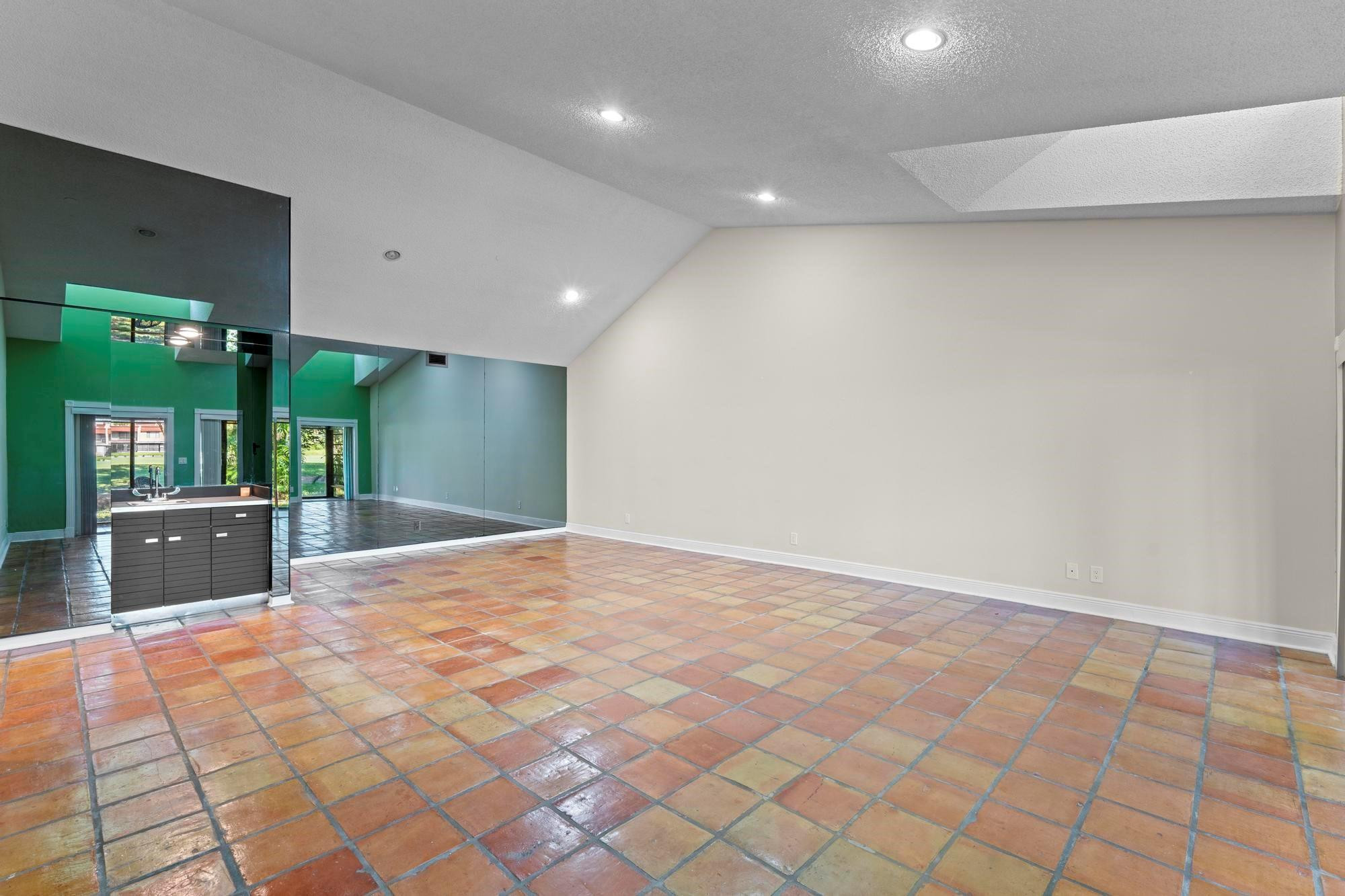 4673 Fountains Drive