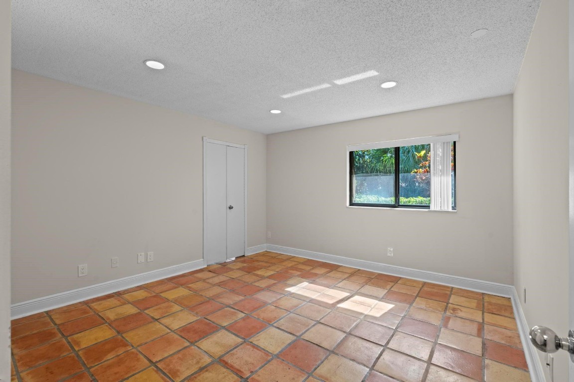 4673 Fountains Drive