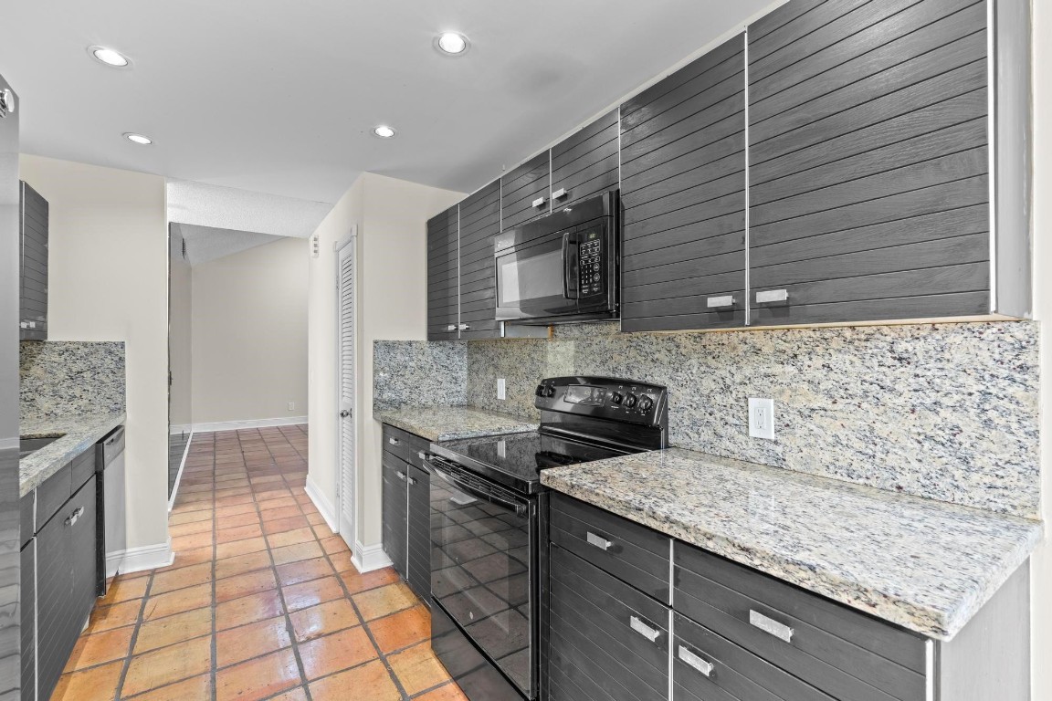 4673 Fountains Drive