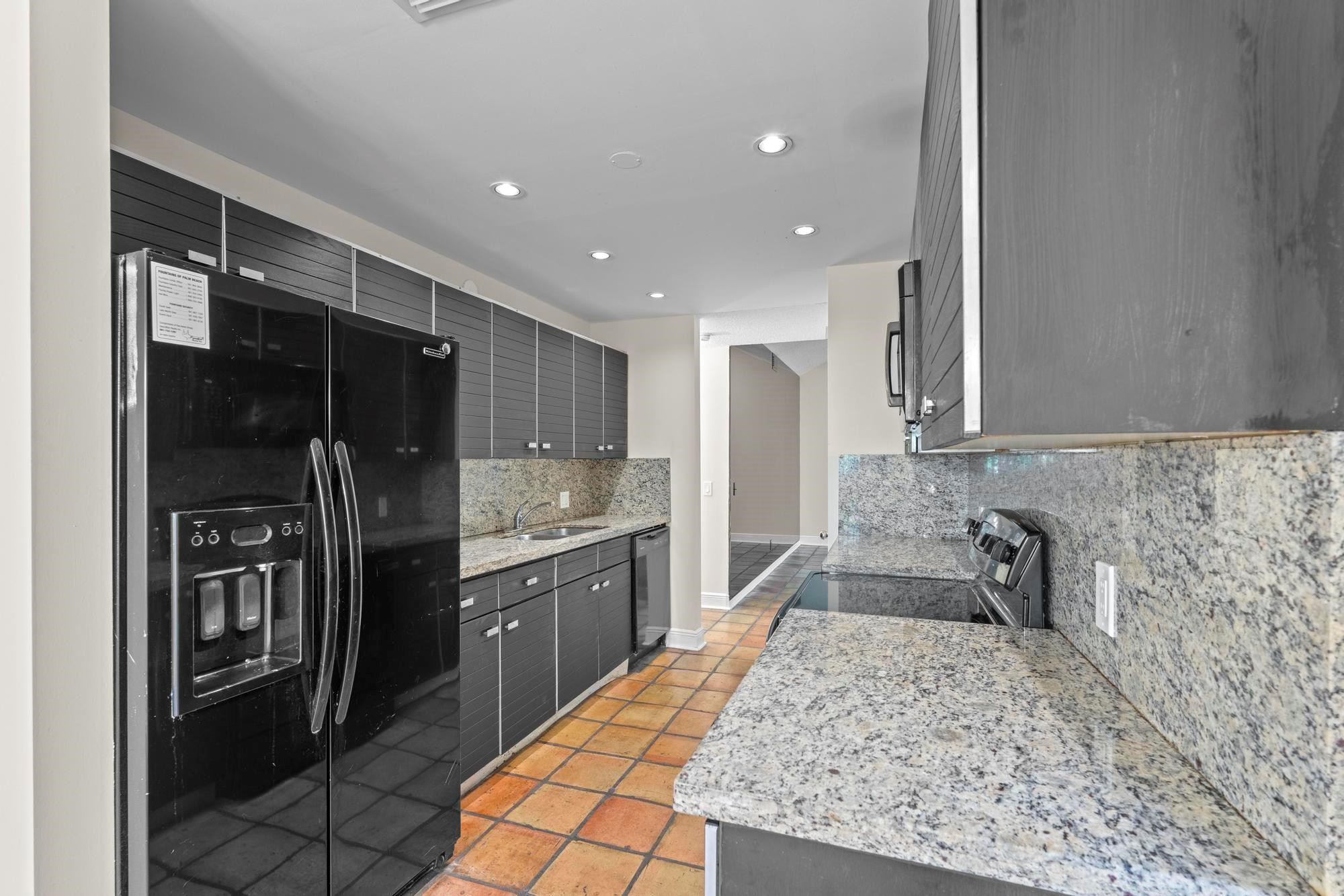 4673 Fountains Drive