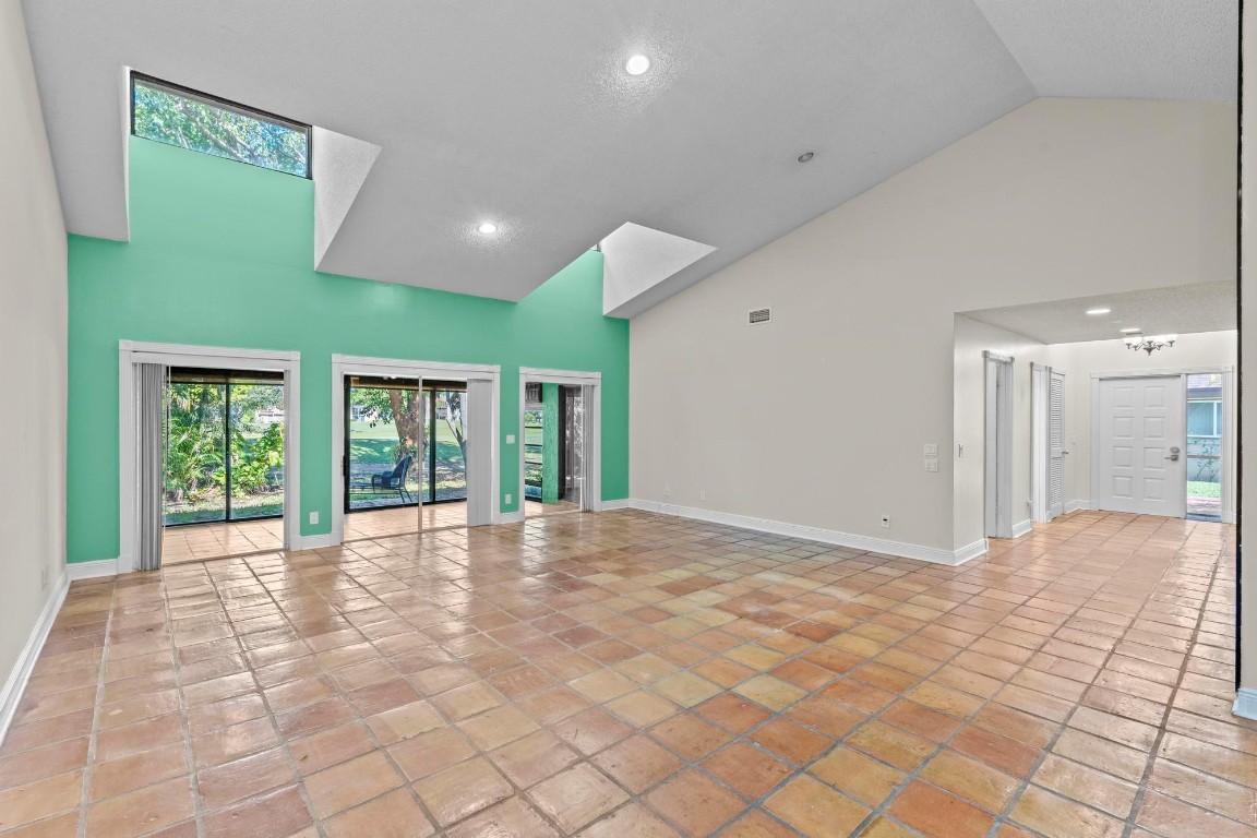 4673 Fountains Drive