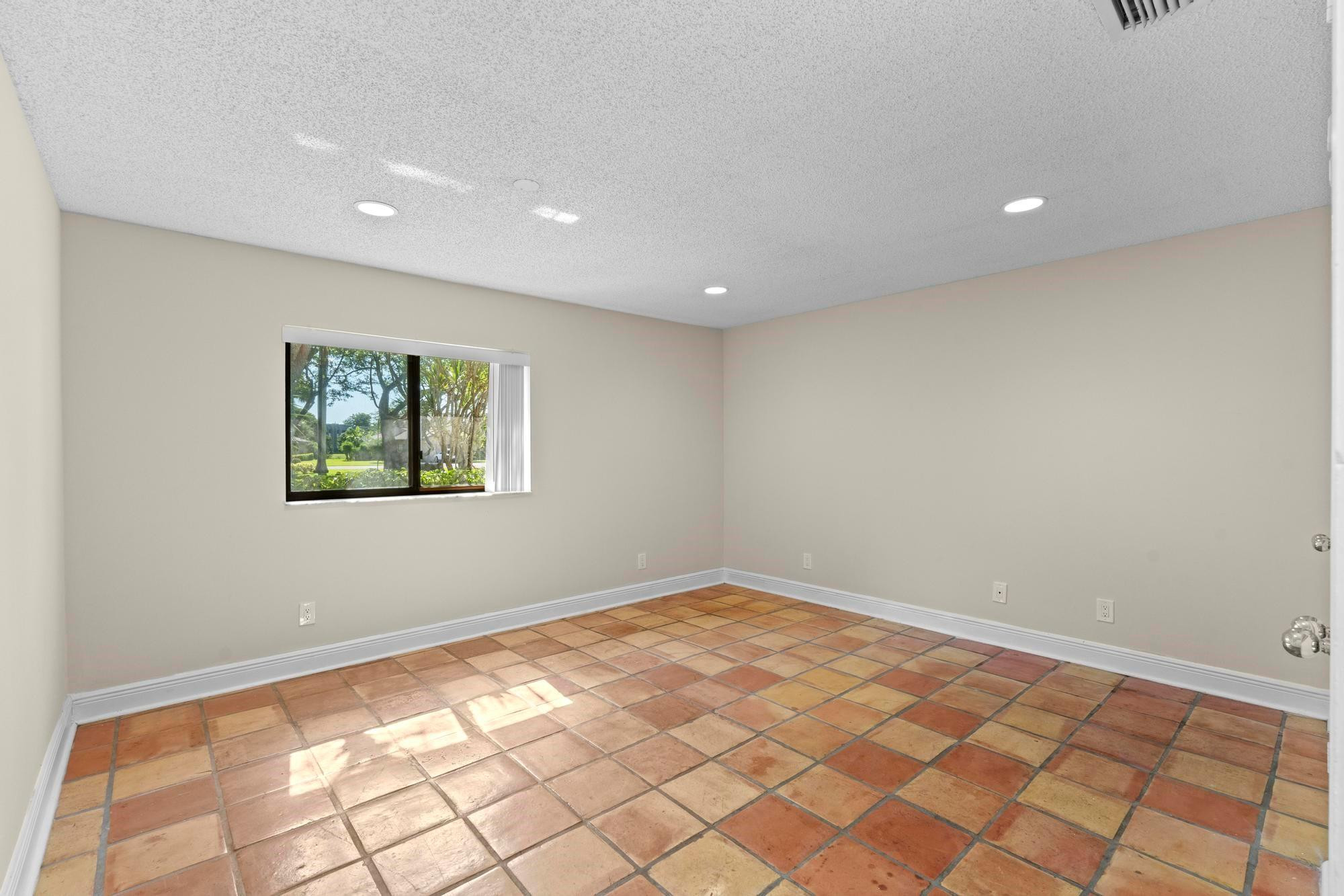 4673 Fountains Drive